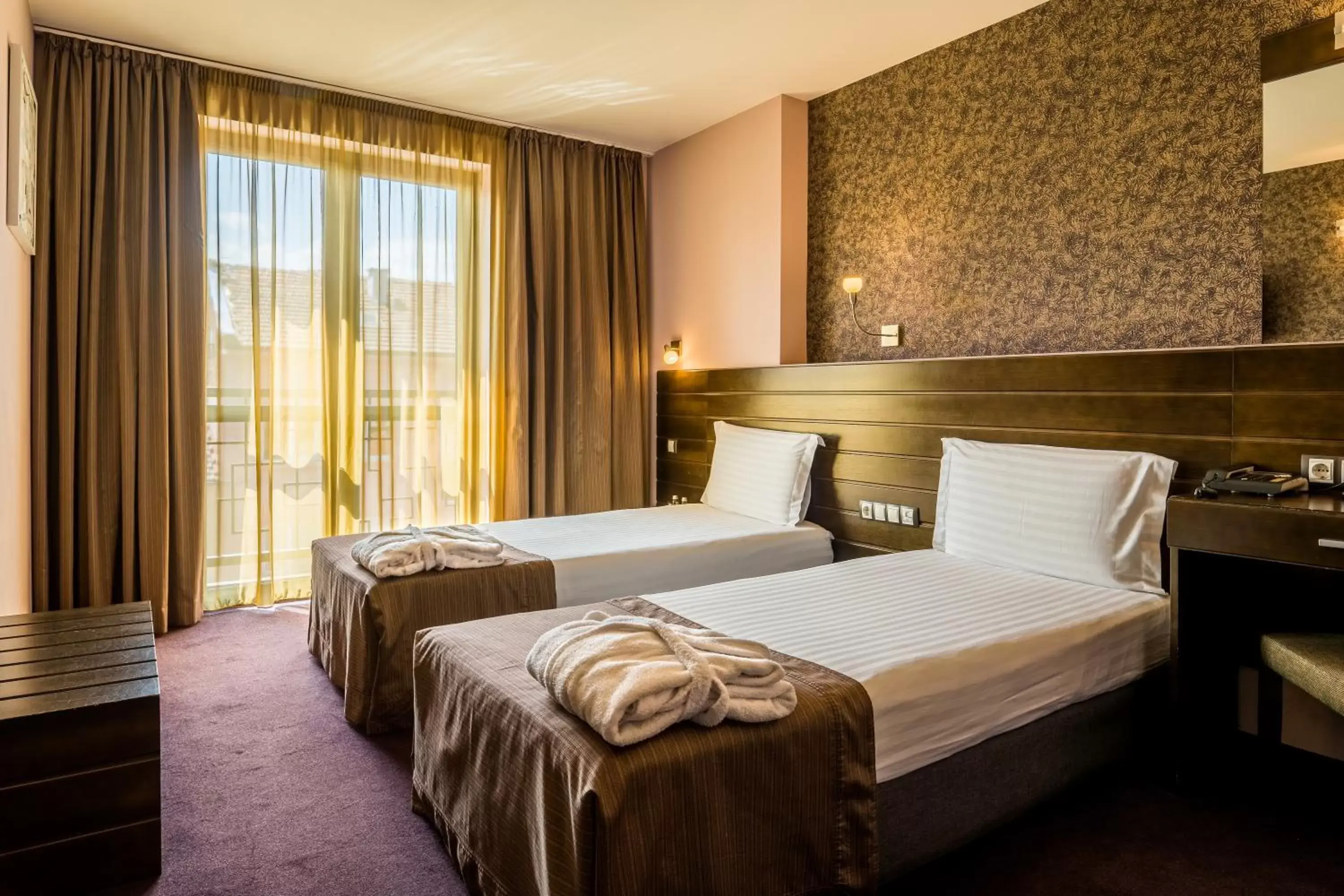 Standard Double or Twin Room in Budapest Hotel - Free Parking Standard Double or Twin Room in Budapest Hotel - Free Parking
