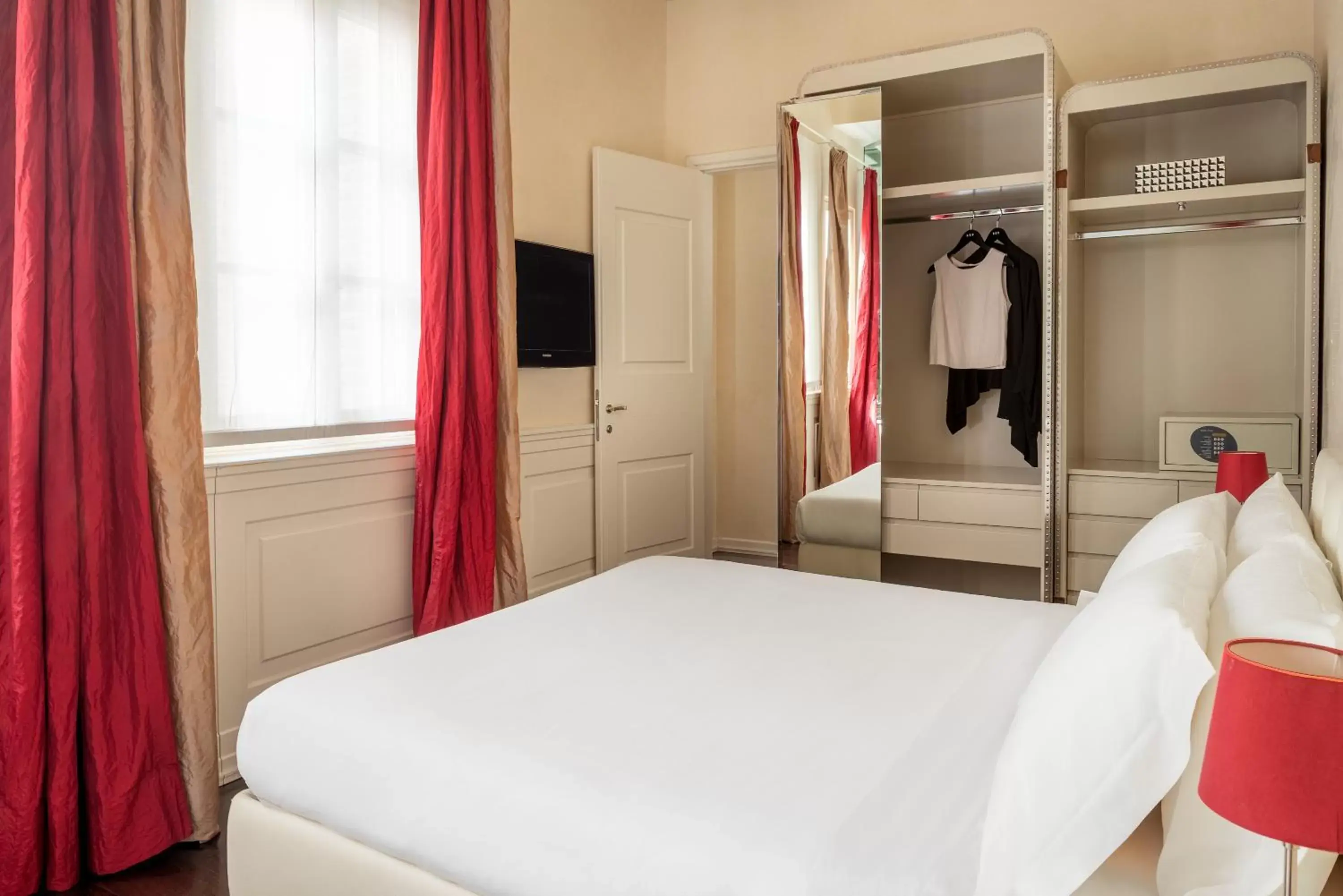 Bedroom, Bed in Ricasoli Firenze Luxury Apartments UNA Esperienze