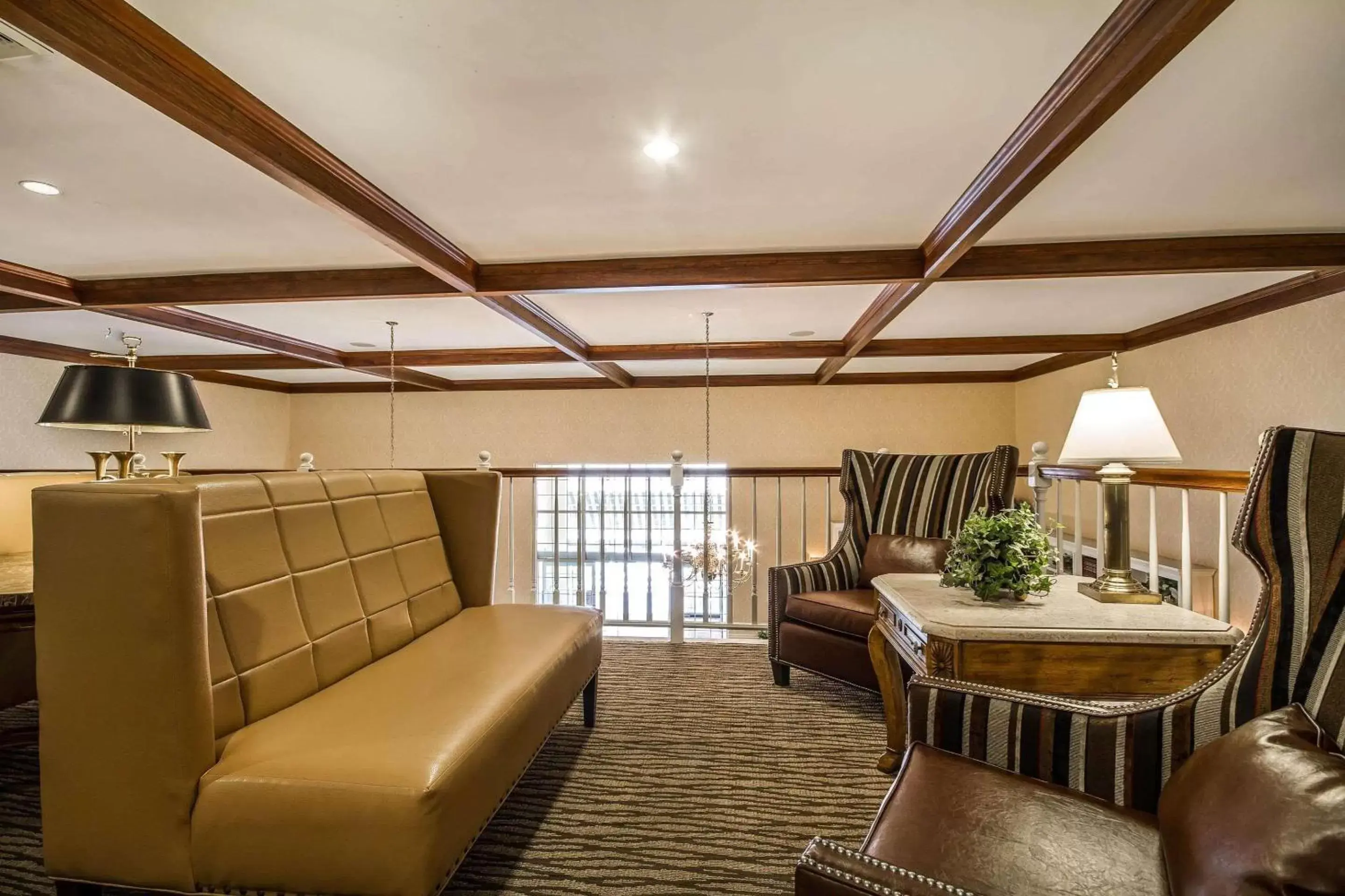 Lobby or reception, Seating Area in Comfort Suites Appleton Airport