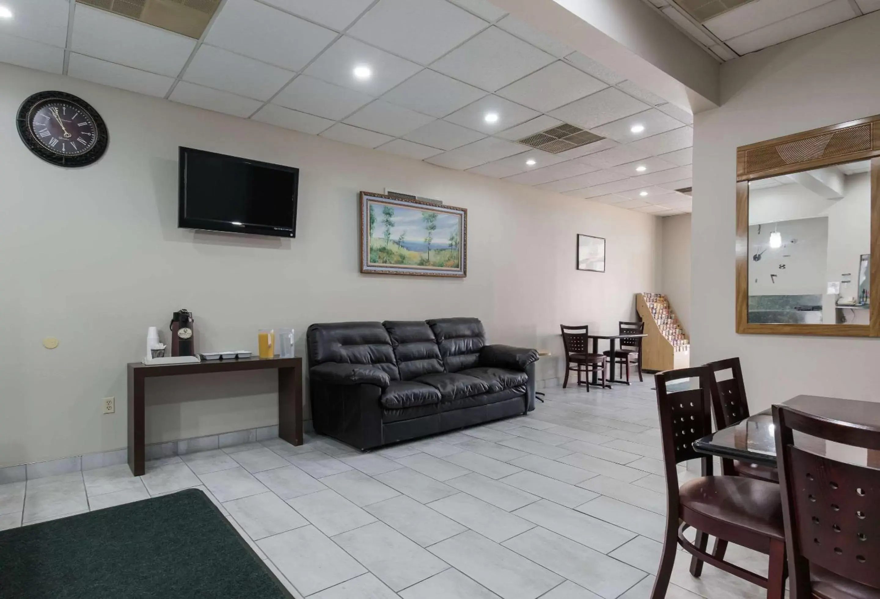 Lobby or reception, Seating Area in Rodeway Inn Wormleysburg – Harrisburg