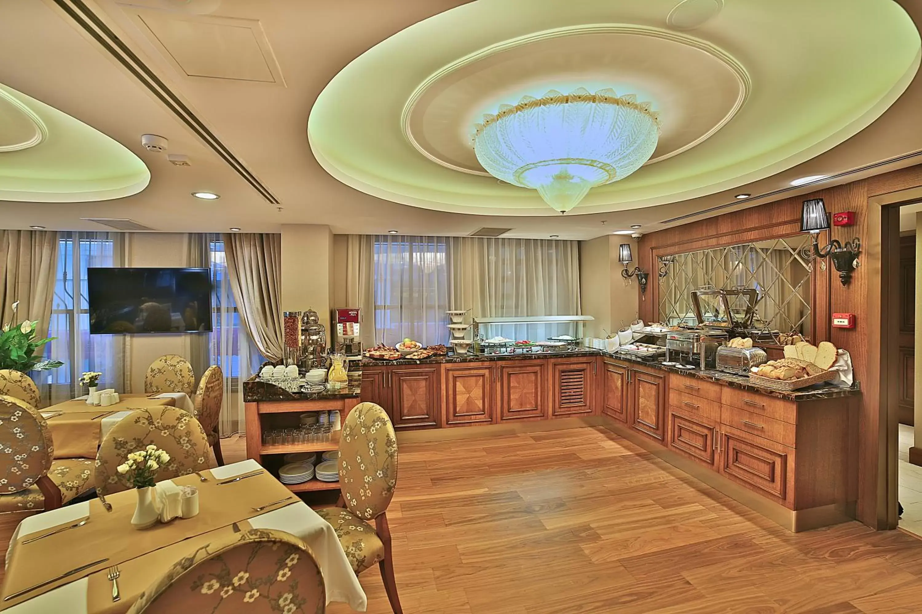 Buffet breakfast, Restaurant/Places to Eat in Adelmar Hotel Istanbul Sisli