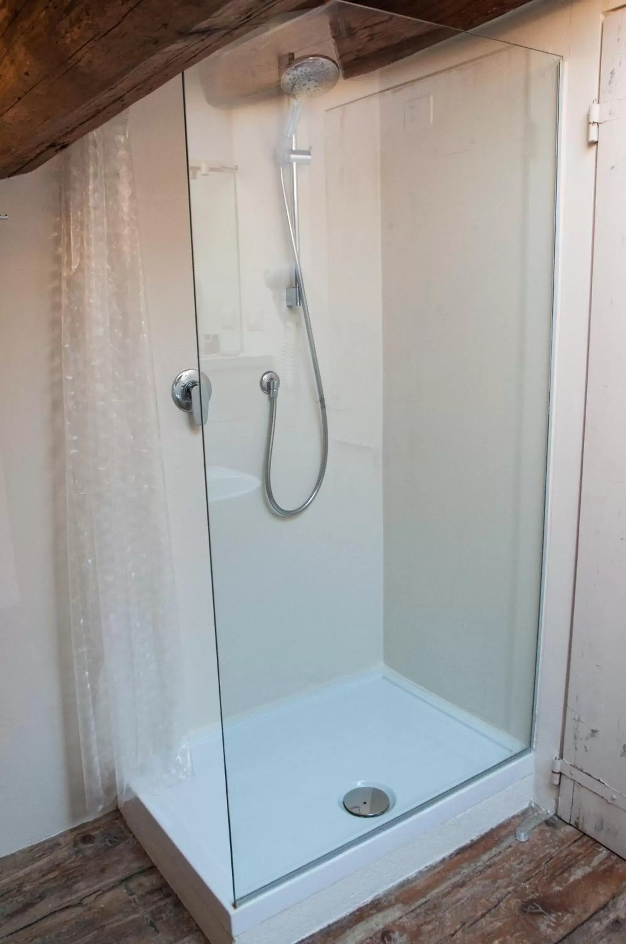 Shower, Bathroom in Relais Casetta 56