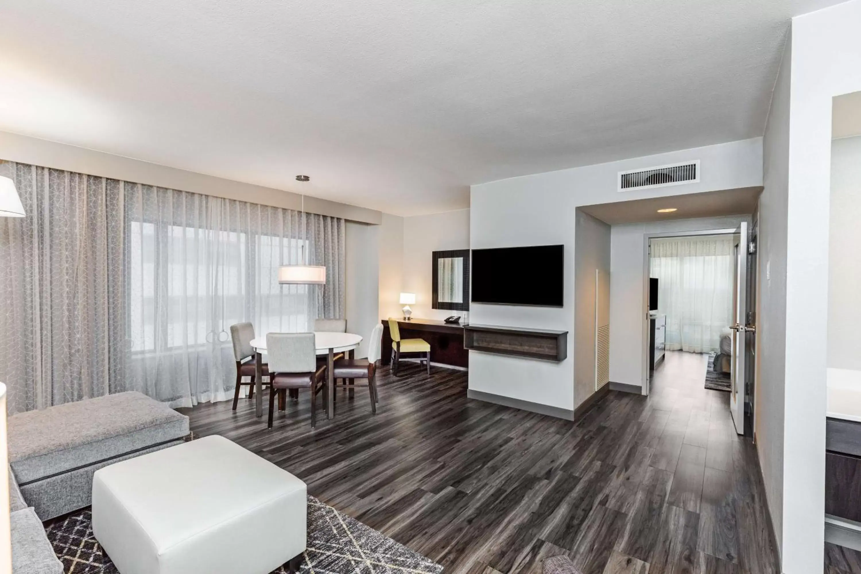 Bedroom, Seating Area in Embassy Suites by Hilton Houston-Energy Corridor