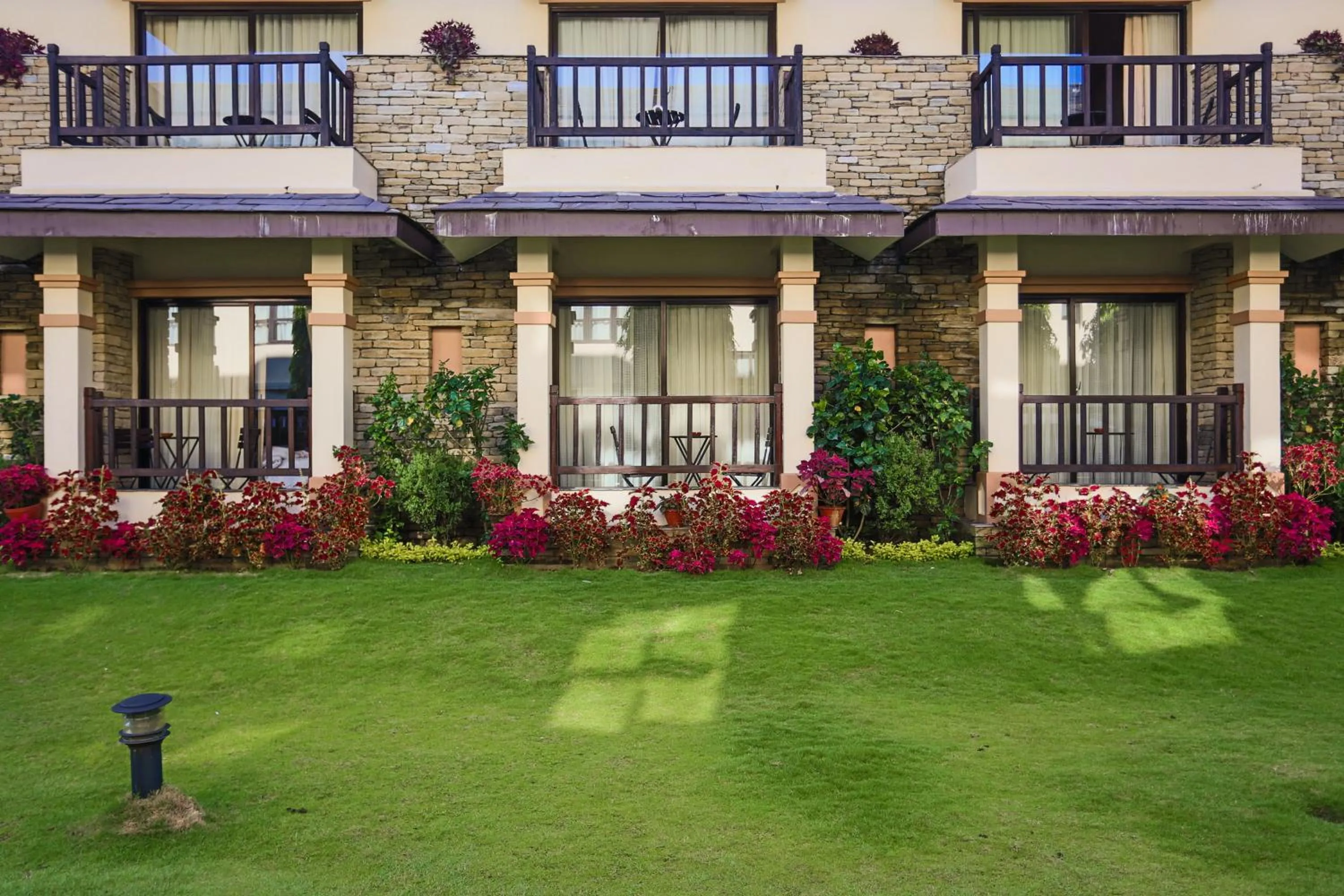 Garden in Atithi Resort & Spa