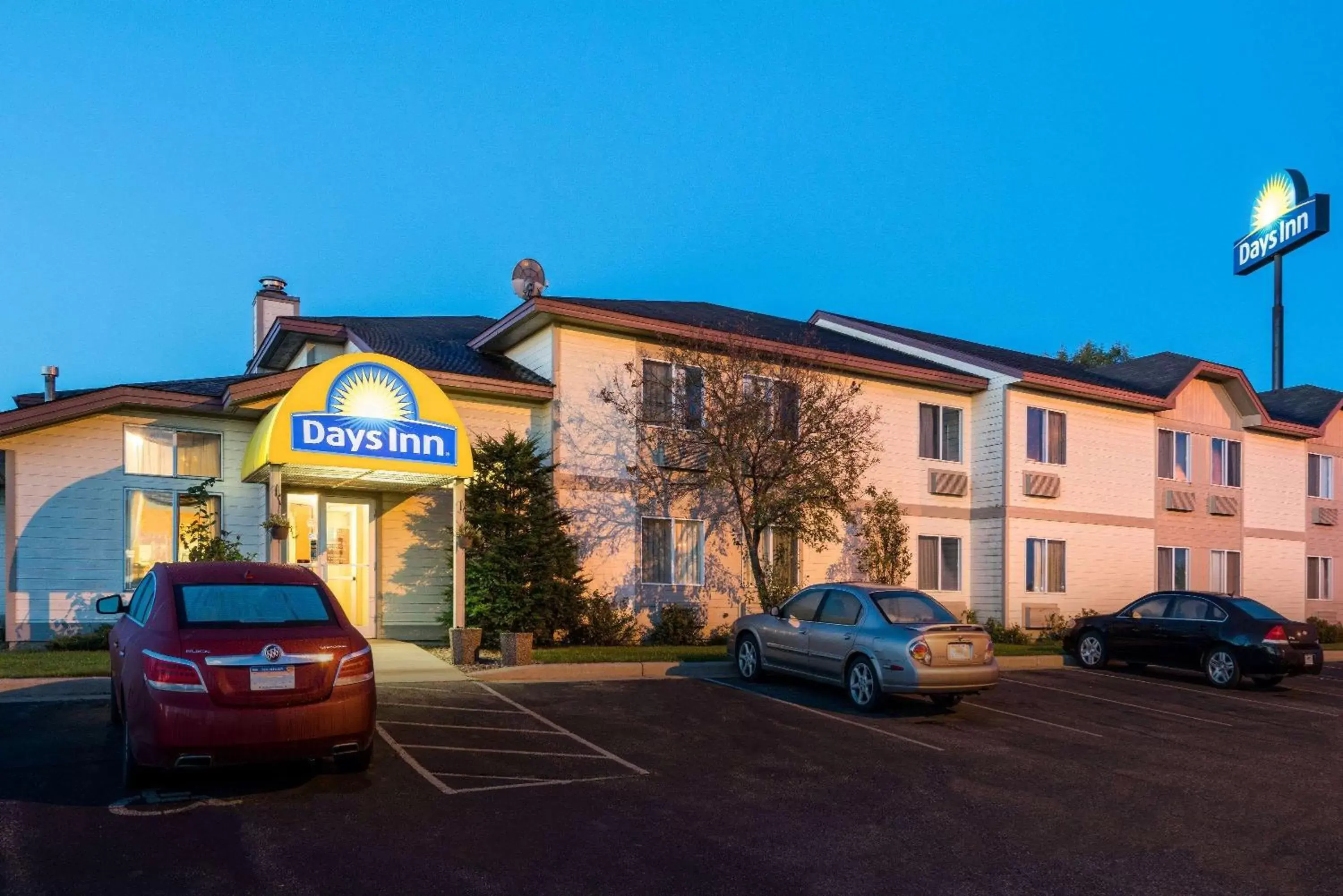 Property Building in Days Inn by Wyndham West-Eau Claire