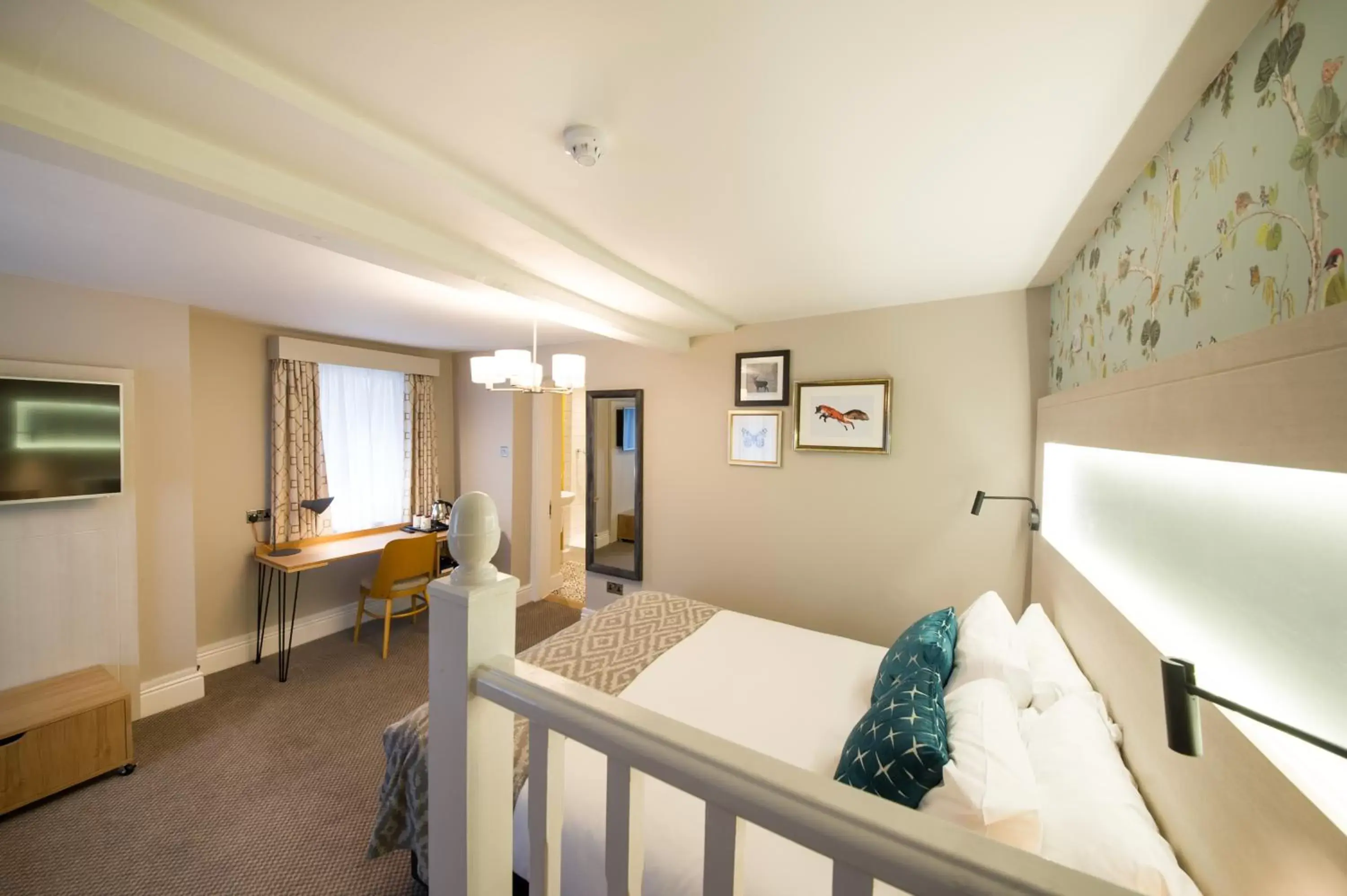 Family Room (2 Adults + 2 Children) in The Fox House by Innkeeper's Collection Family Room (2 Adults + 2 Children) in The Fox House by Innkeeper's Collection