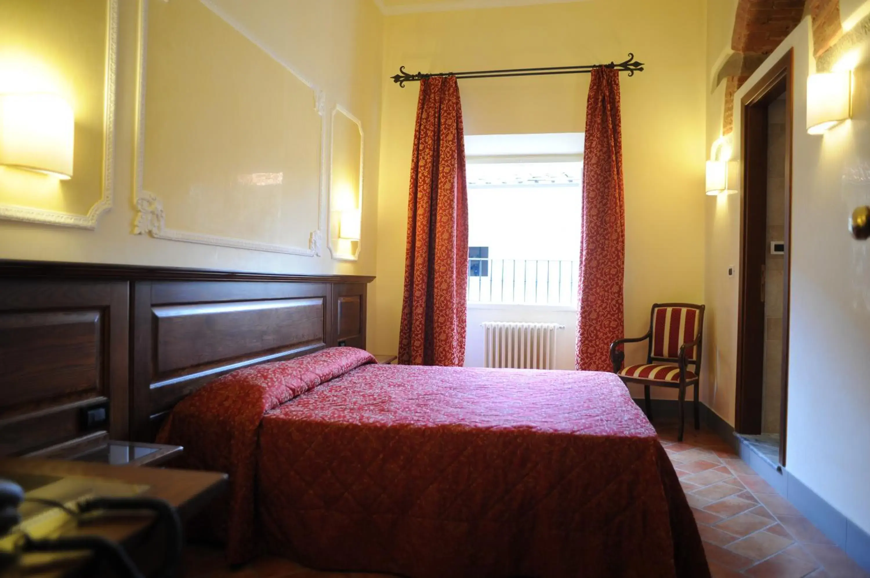 Bed in Hotel California Bed in Hotel California