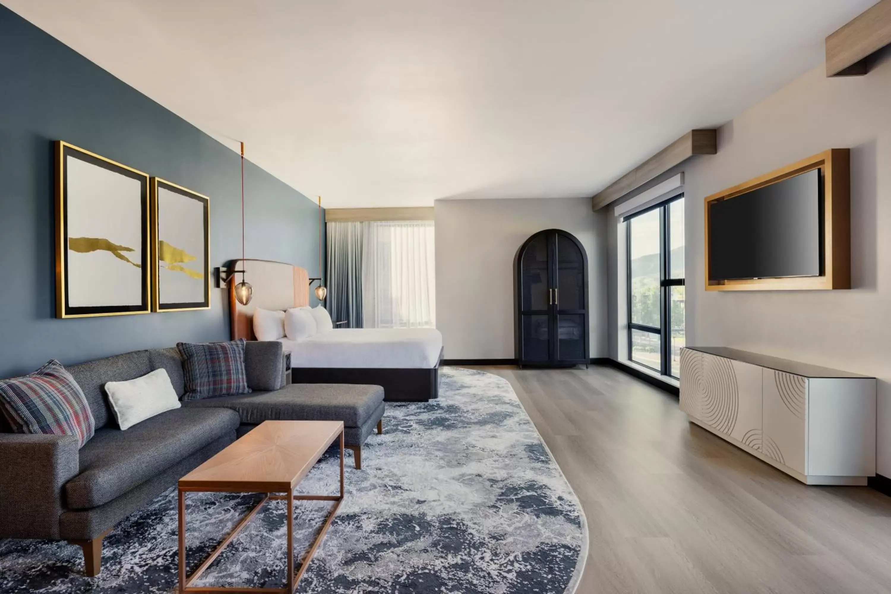 Bed in Hotel Indigo - Silverthorne by IHG Bed in Hotel Indigo - Silverthorne by IHG