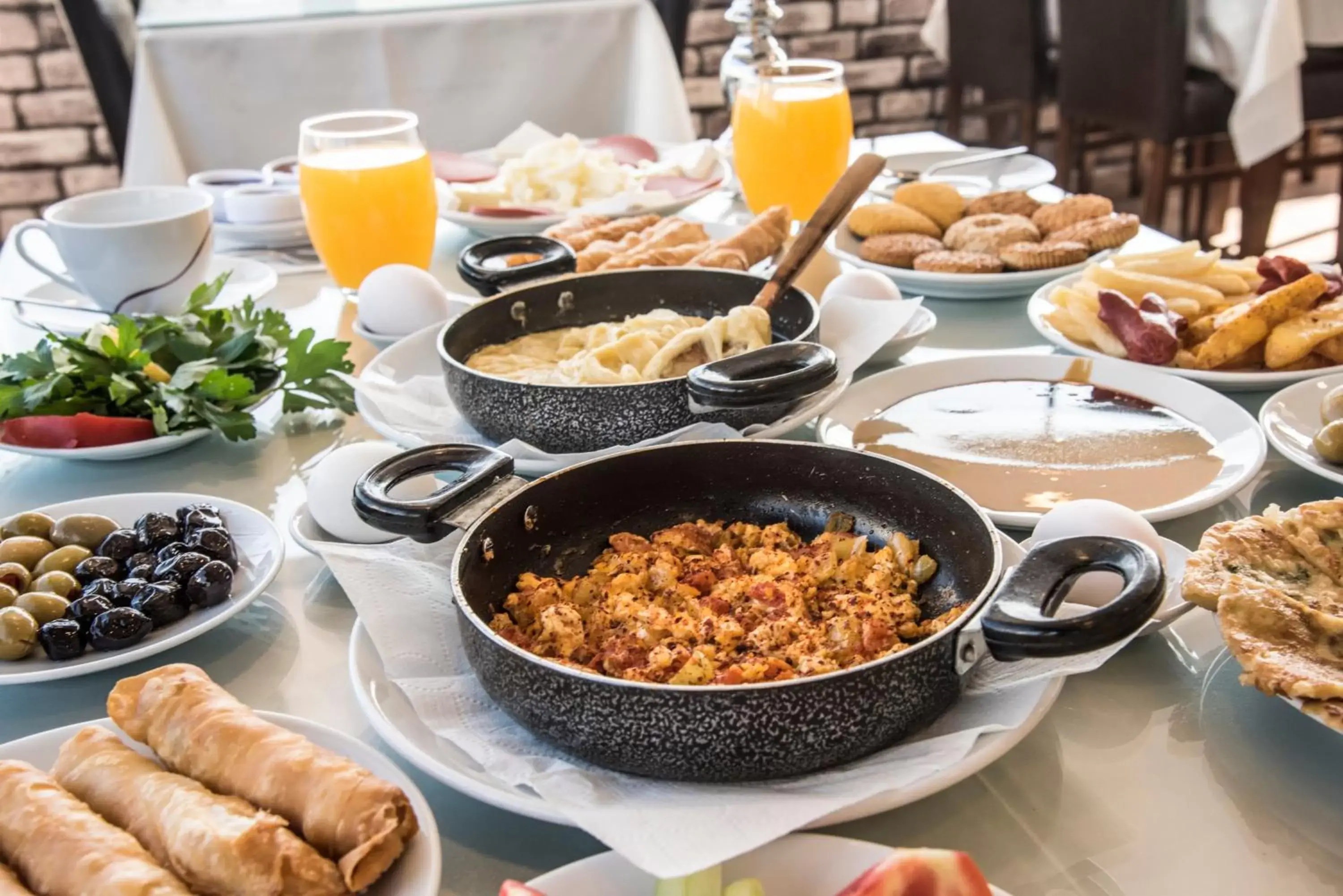 Restaurant/places to eat in Cebeci Grand Hotel Restaurant/places to eat in Cebeci Grand Hotel