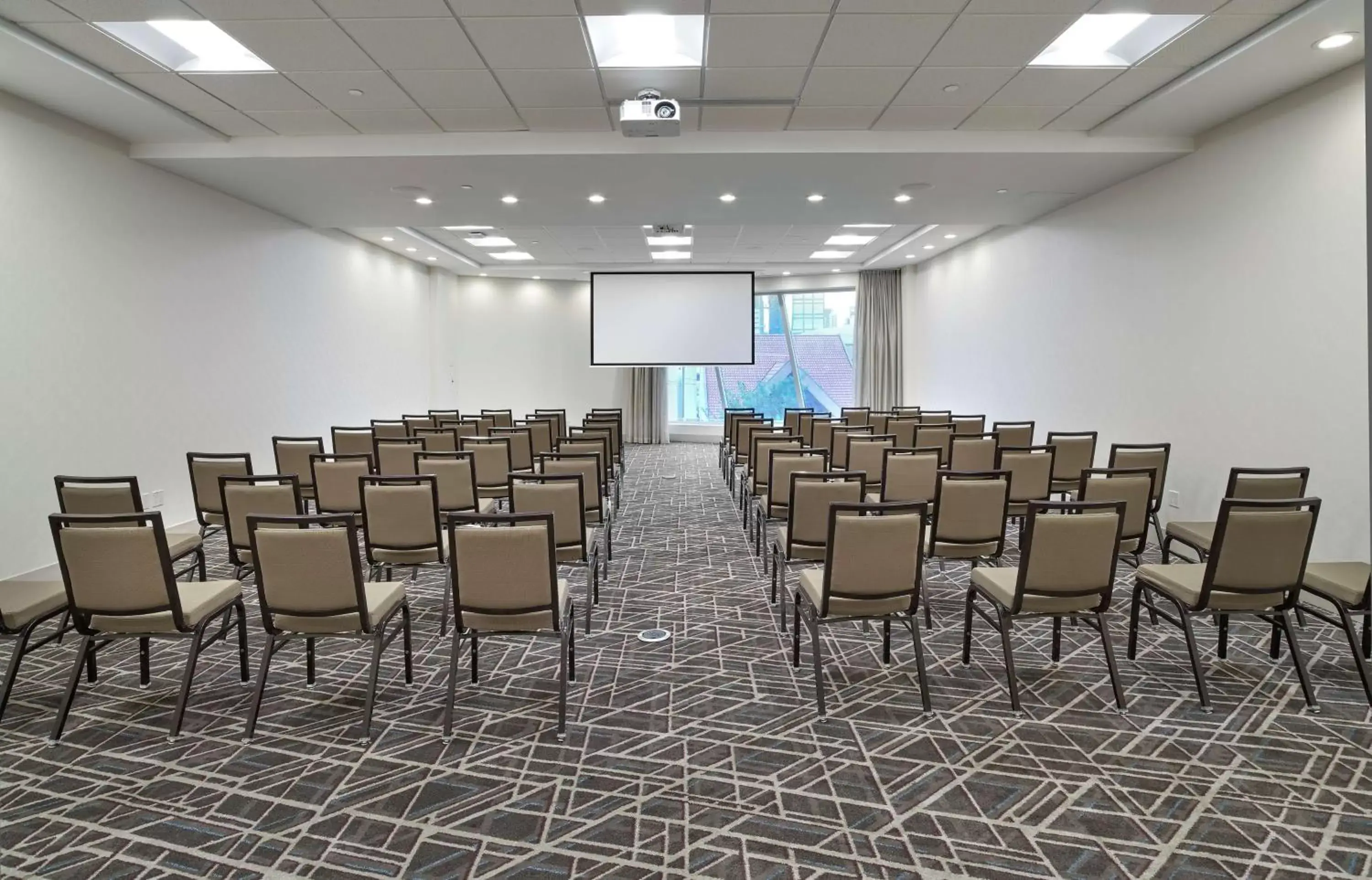 Meeting/conference room in DoubleTree by Hilton Edmonton Downtown