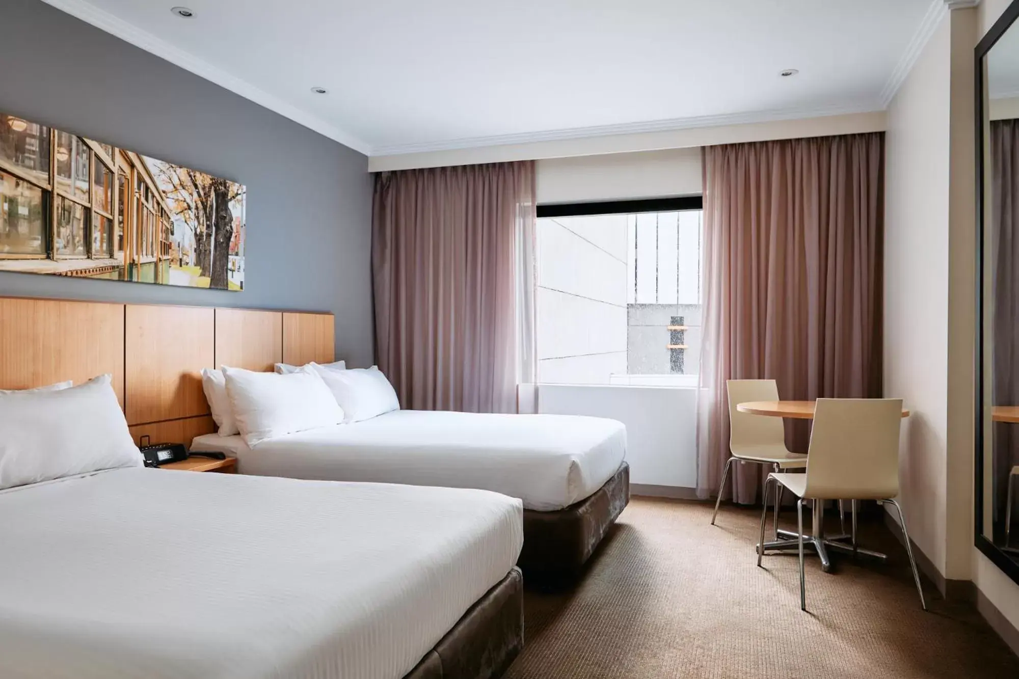 Bed in Mercure Melbourne Southbank