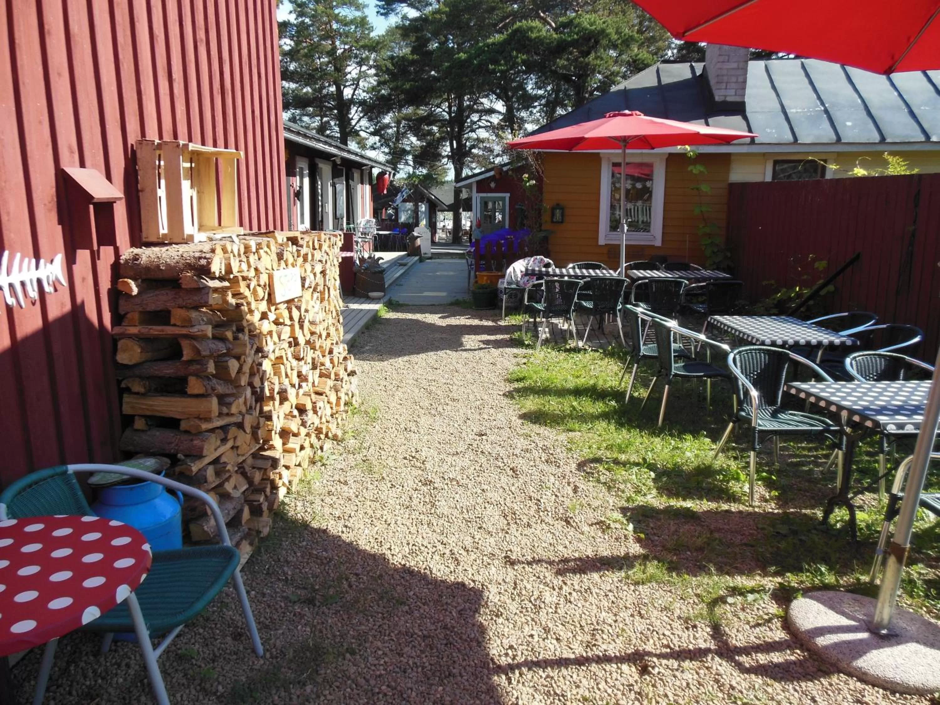 Facade/entrance in Hotel & Cafe Lanterna