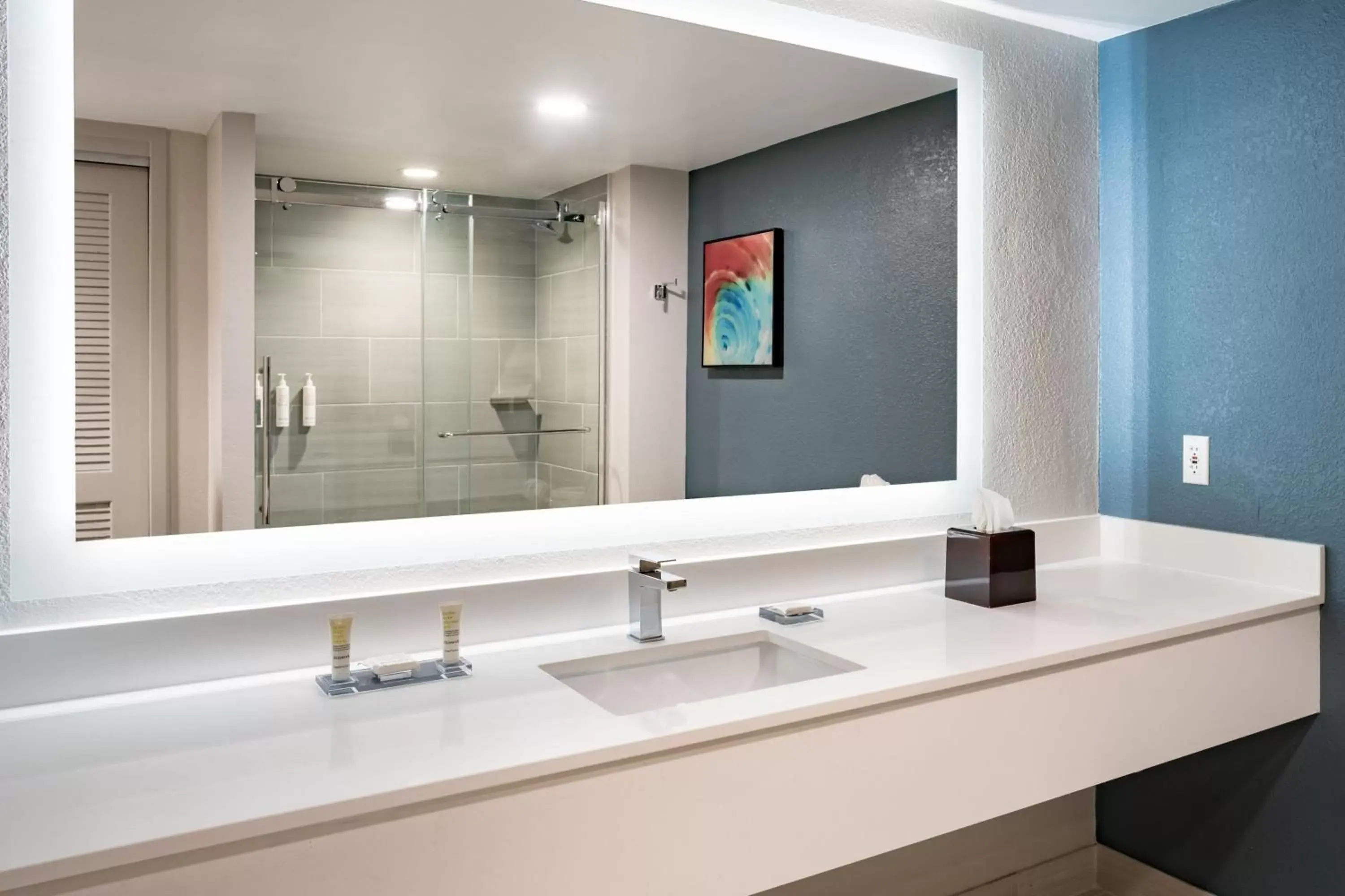 Photo of the whole room, Bathroom in Marriott Hilton Head Resort & Spa