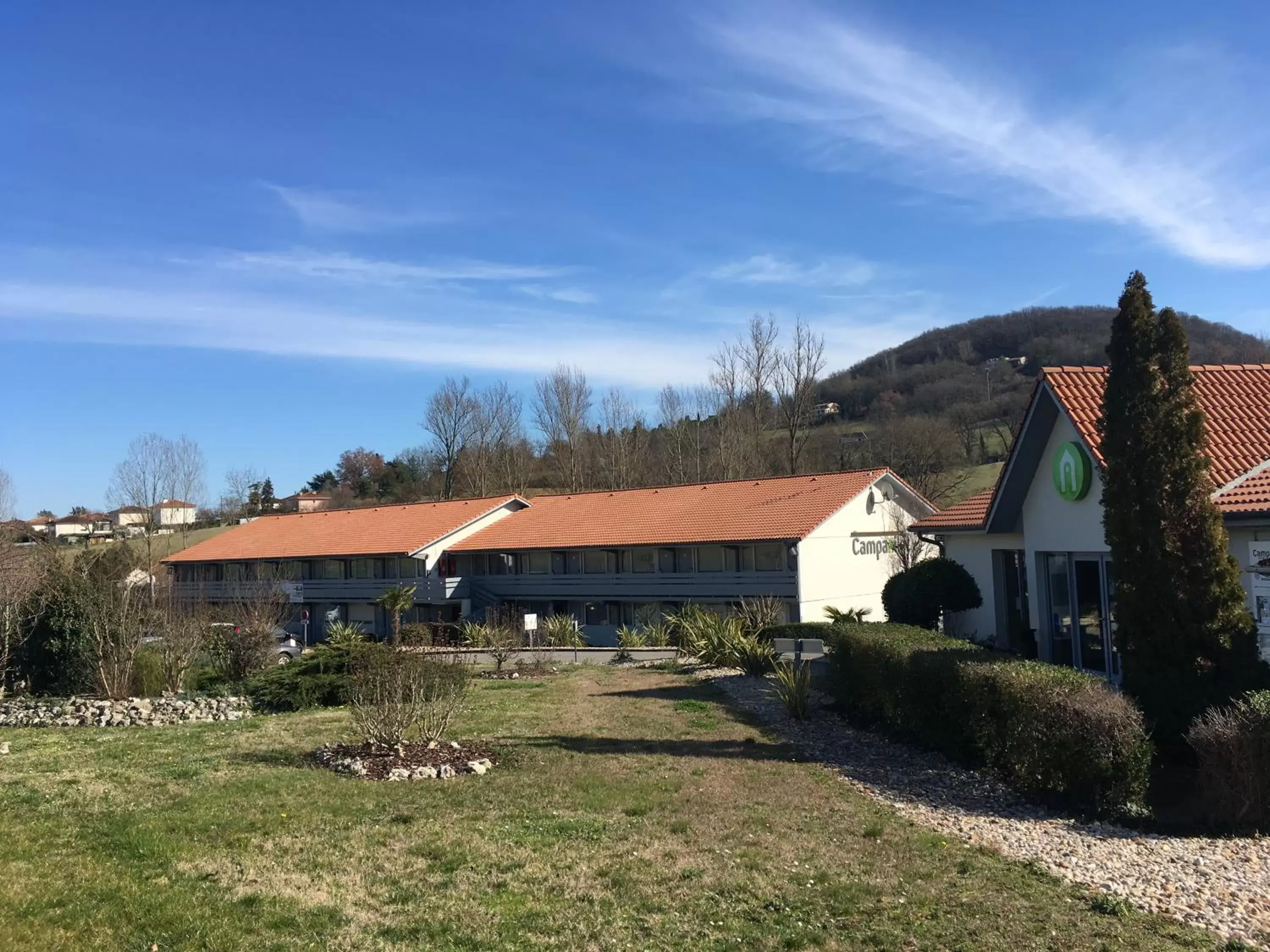 Garden view, Property Building in Campanile Villeneuve-Sur-Lot