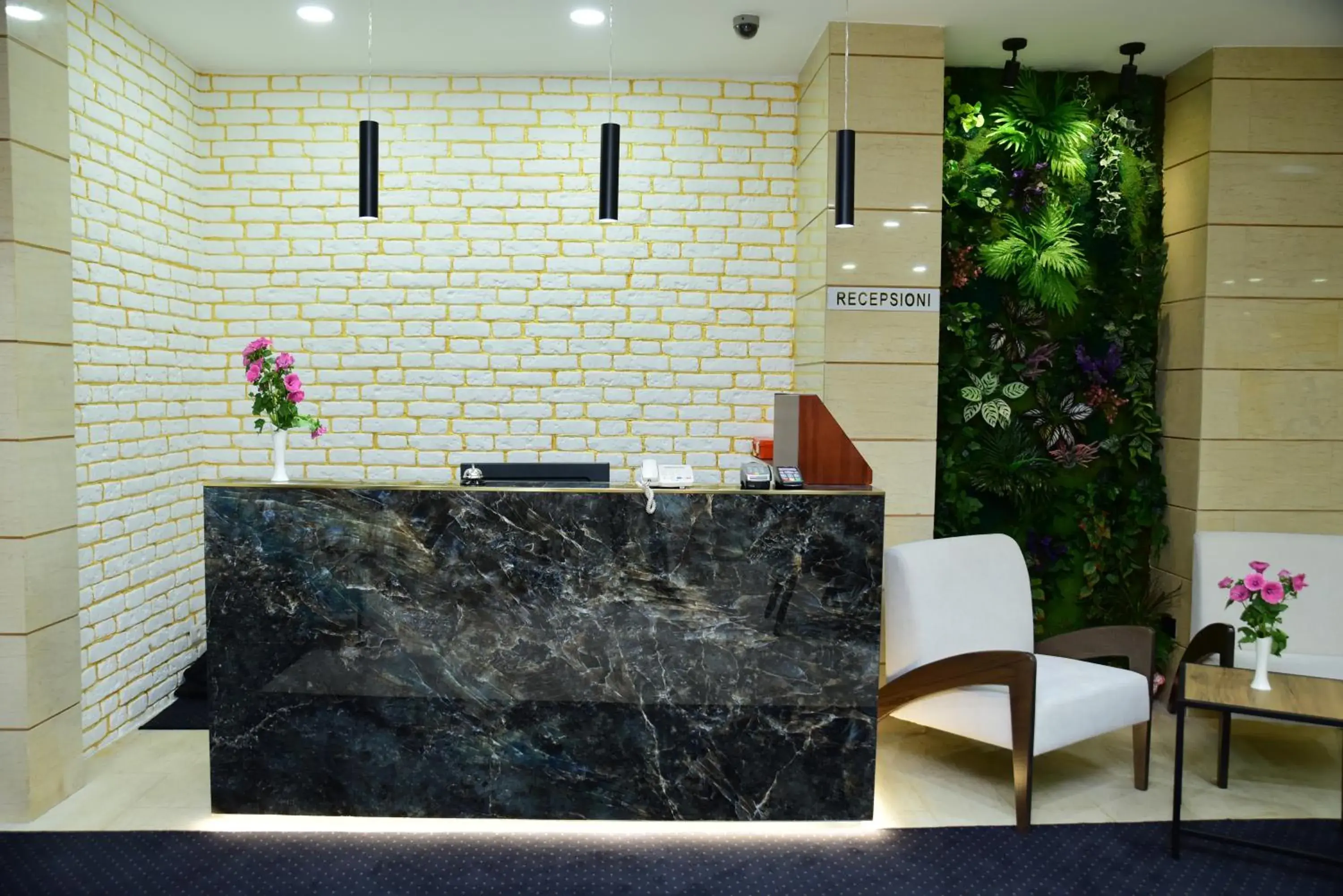 Lobby or reception in Hotel Comfort Lobby or reception in Hotel Comfort