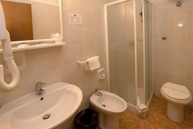 Bathroom in Hotel Scacciapensieri