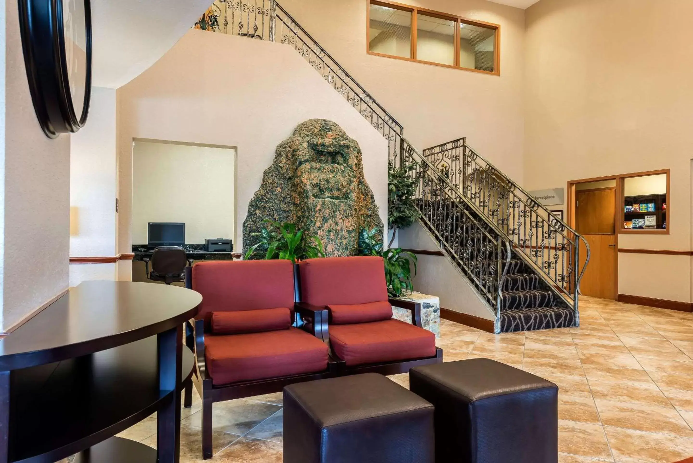 Lobby or reception, Lobby/Reception in Comfort Suites Tampa Airport North