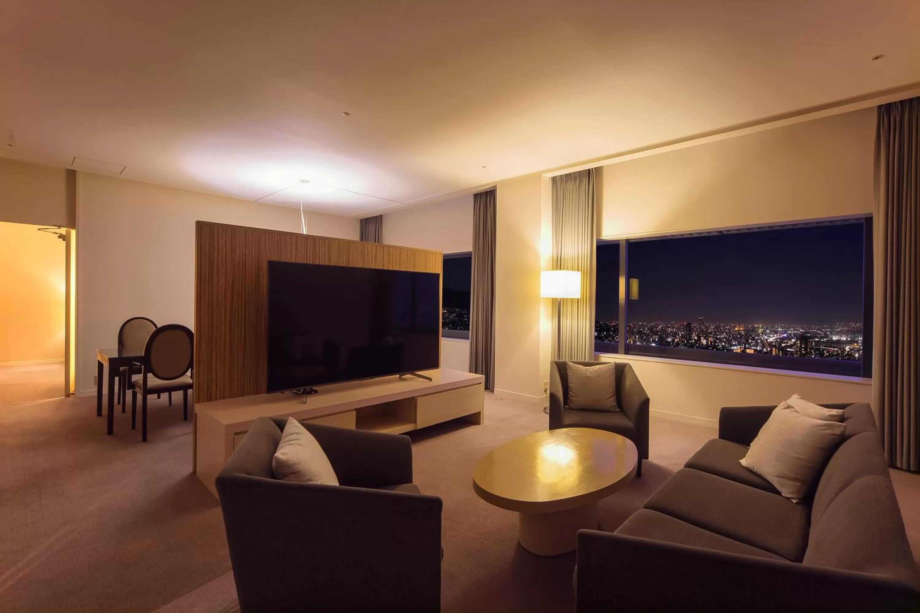 Living room in ANA Crowne Plaza Kobe by IHG