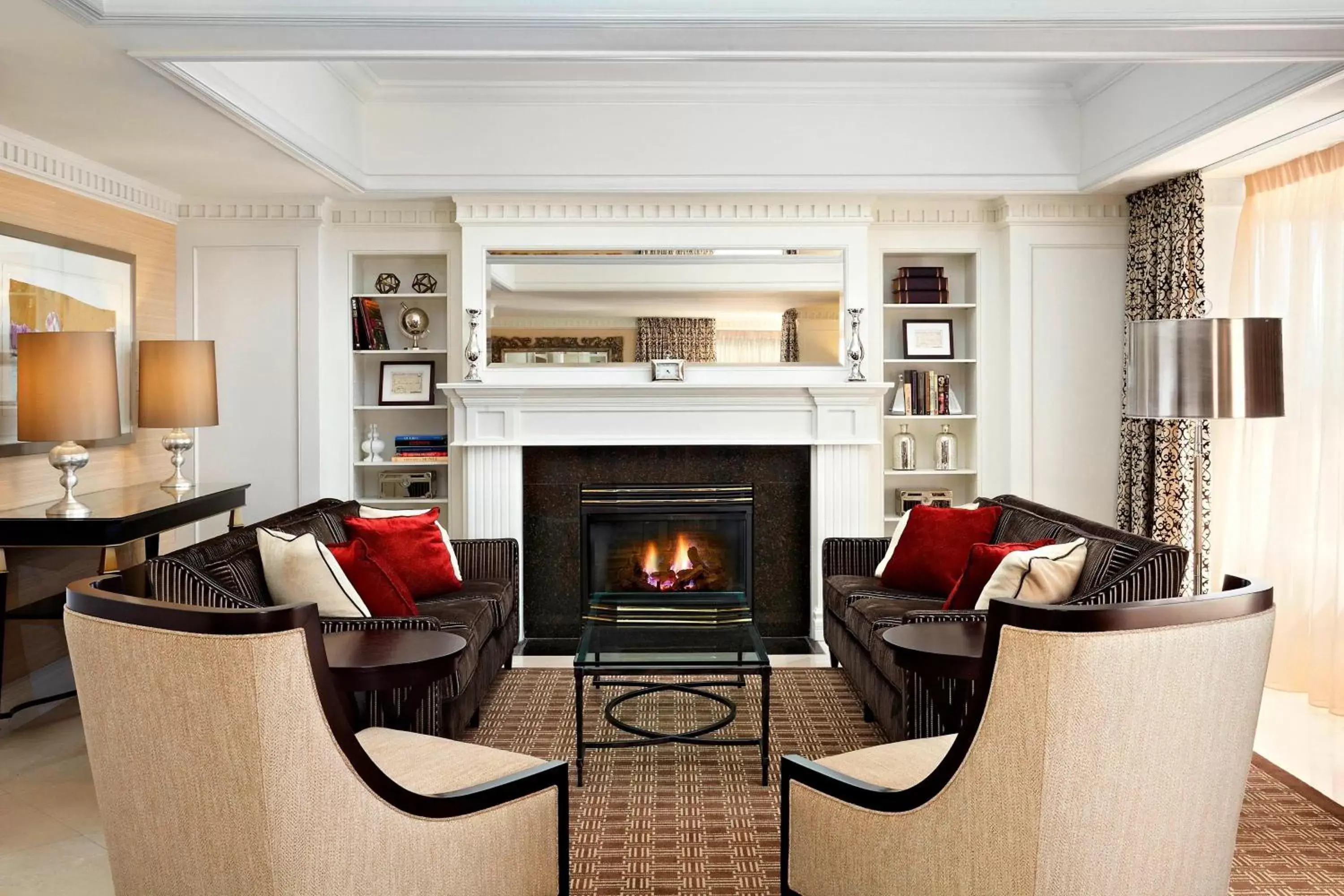 Living room in Le Centre Sheraton Montreal Hotel