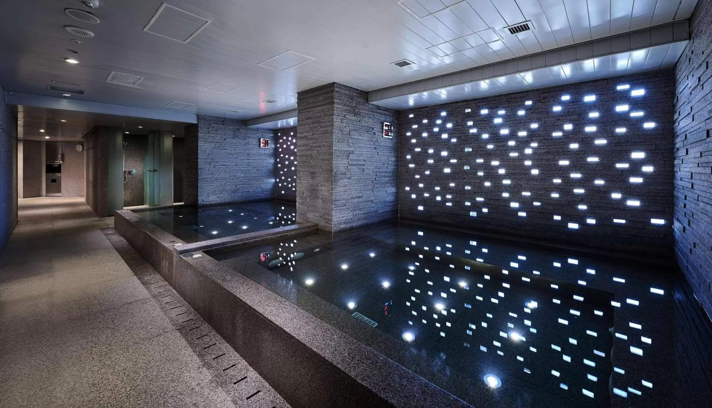 Fitness centre/facilities, Swimming Pool in Grand Hyatt Taipei