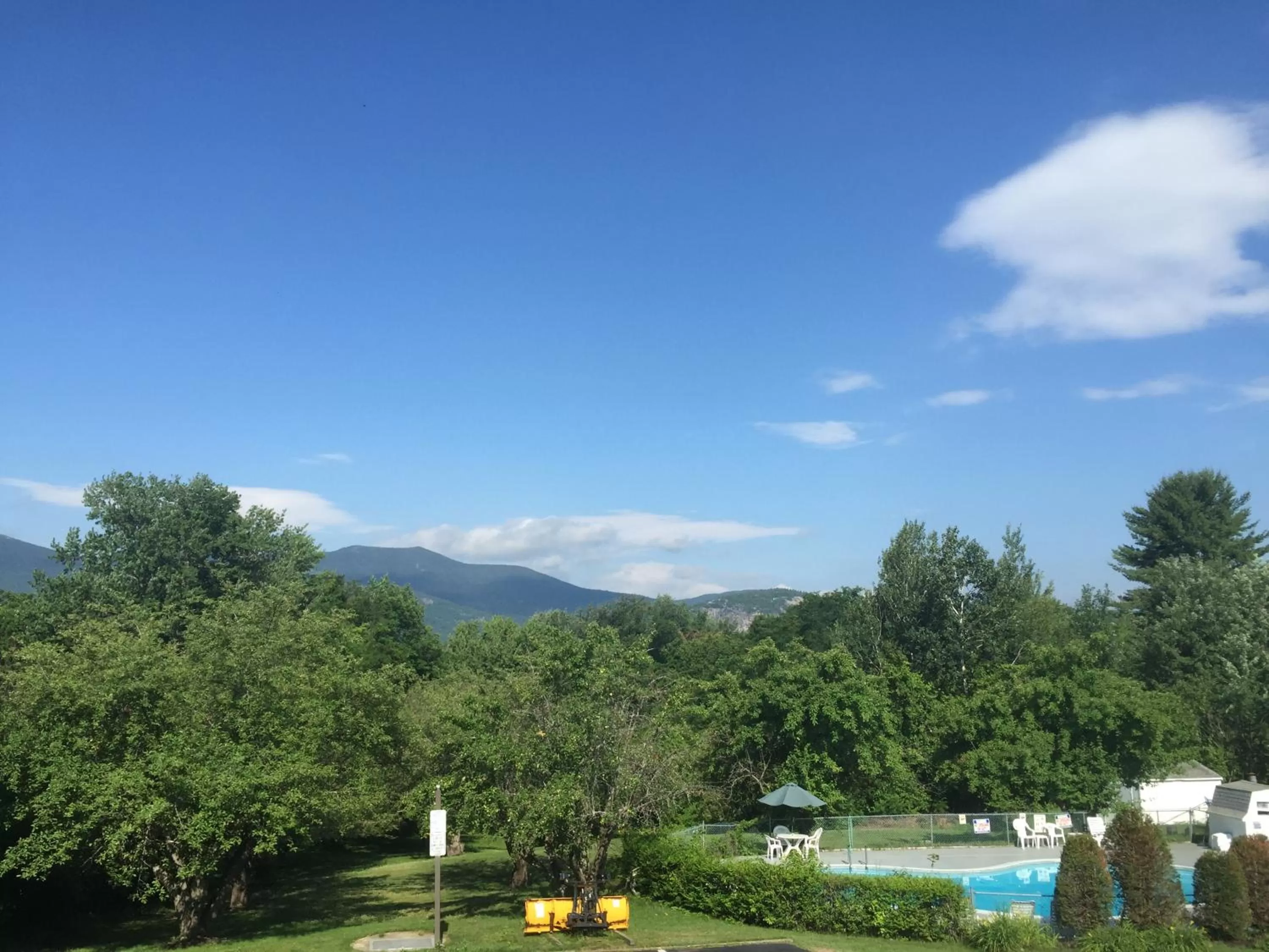 Day in Briarcliff Motel