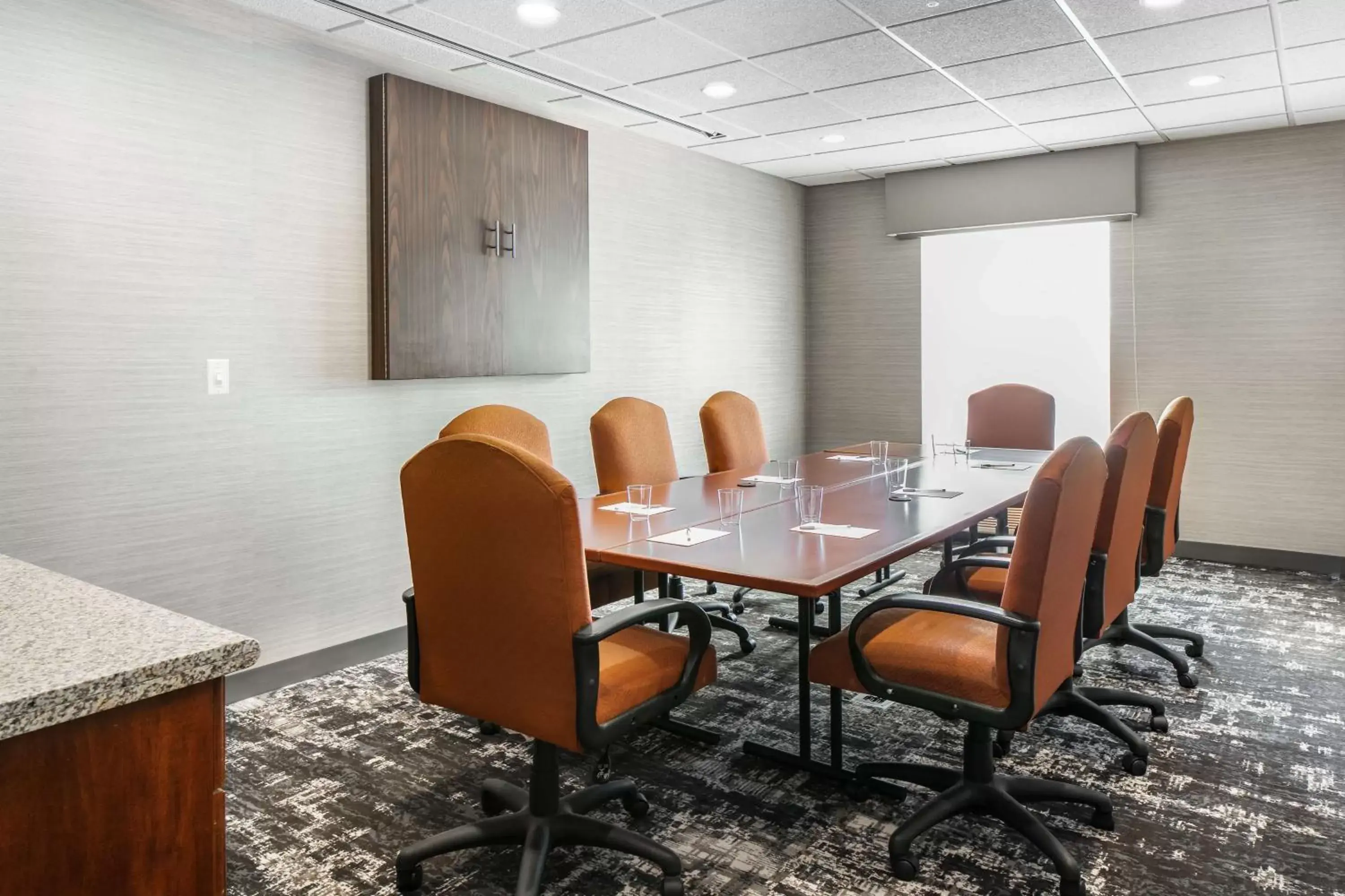 Meeting/conference room in Hampton Inn & Suites West Bend