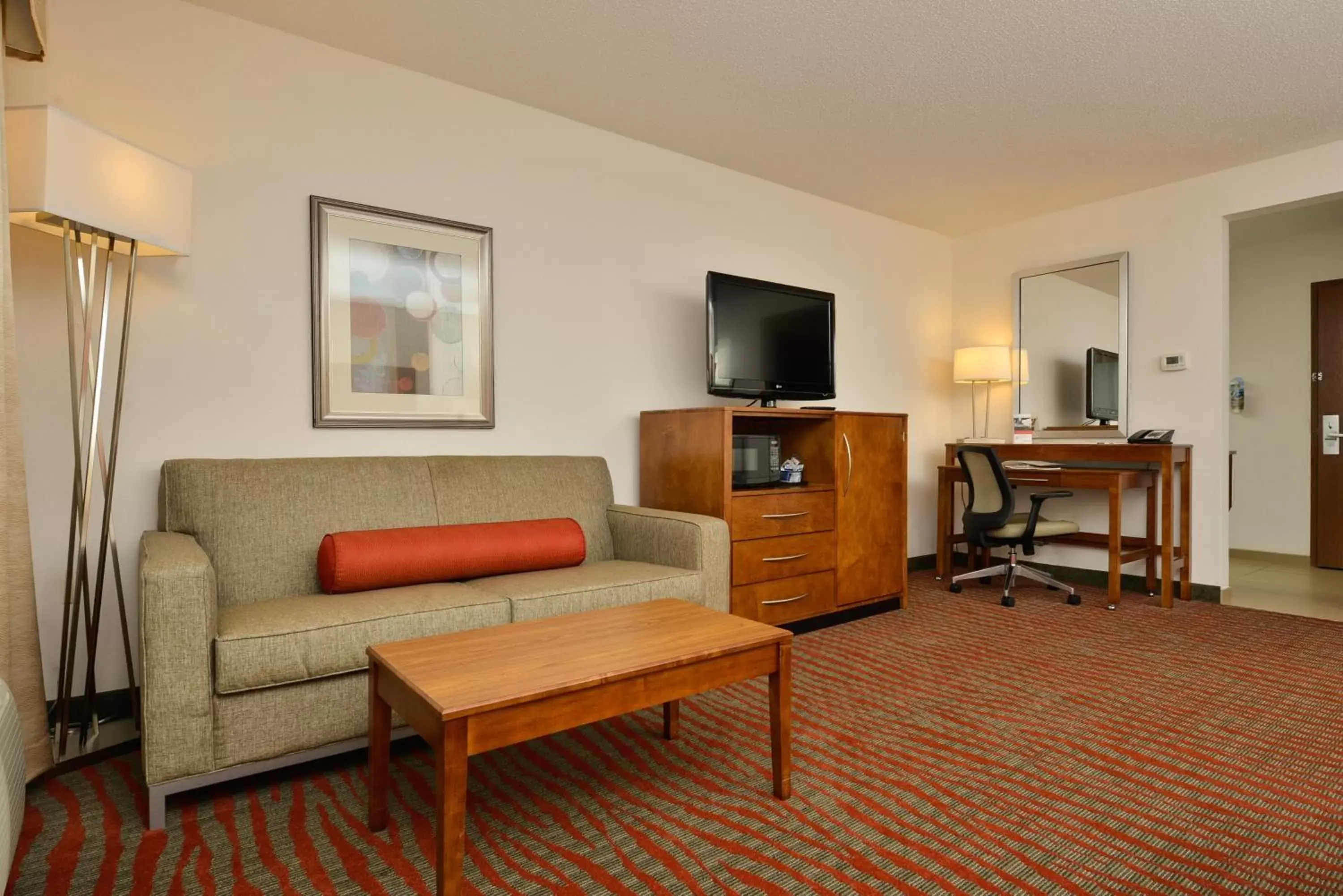 Photo of the whole room, Seating Area in Holiday Inn Express Boston/Milford Hotel, an IHG Hotel