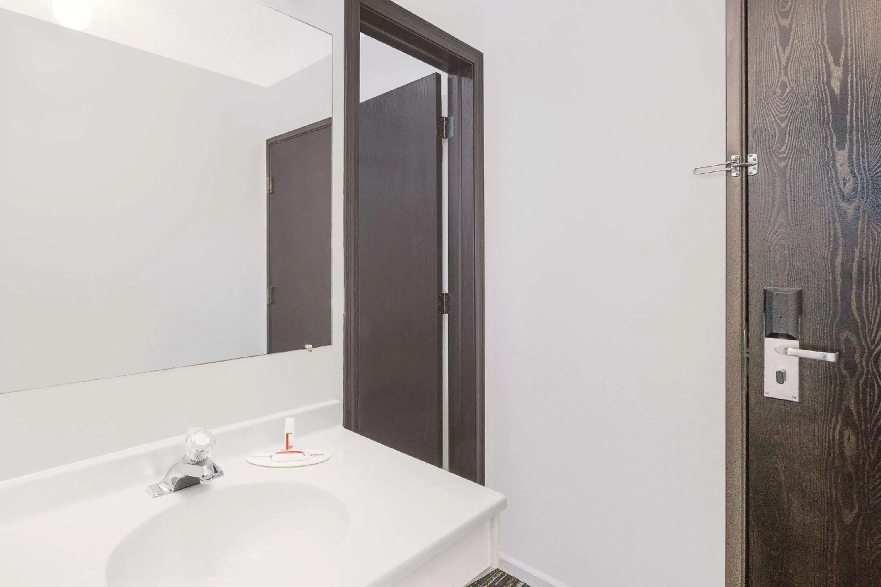 Bathroom in Days Inn by Wyndham York