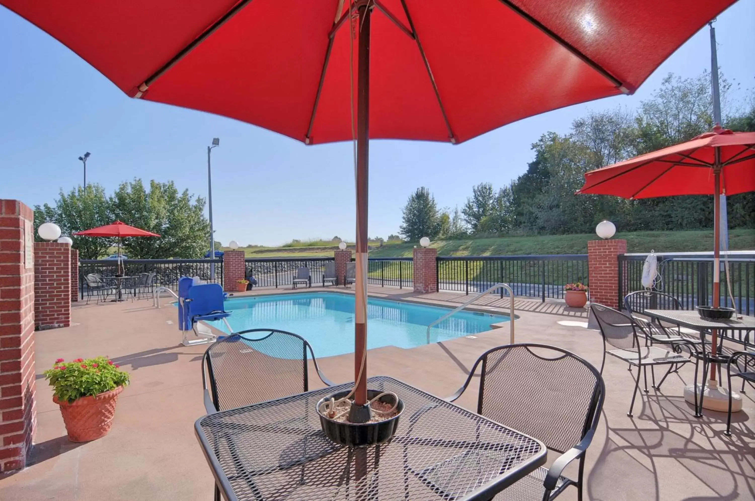 Pool view, Swimming Pool in Hampton Inn Athens