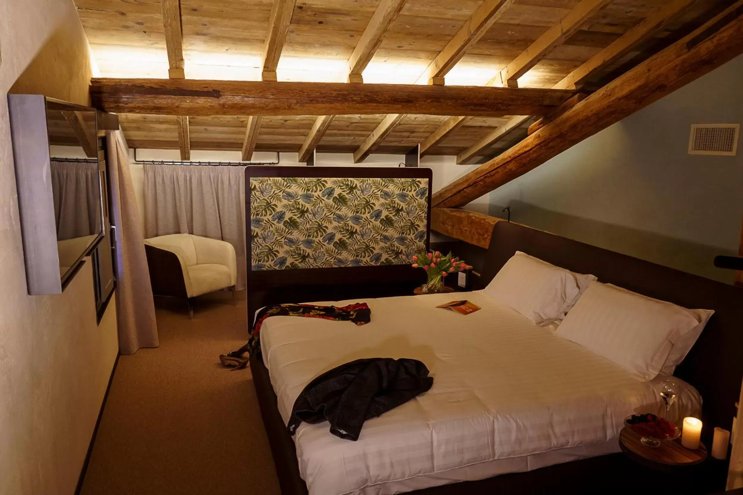 Bedroom, Bed in Villa Balis Crema Verona Hills