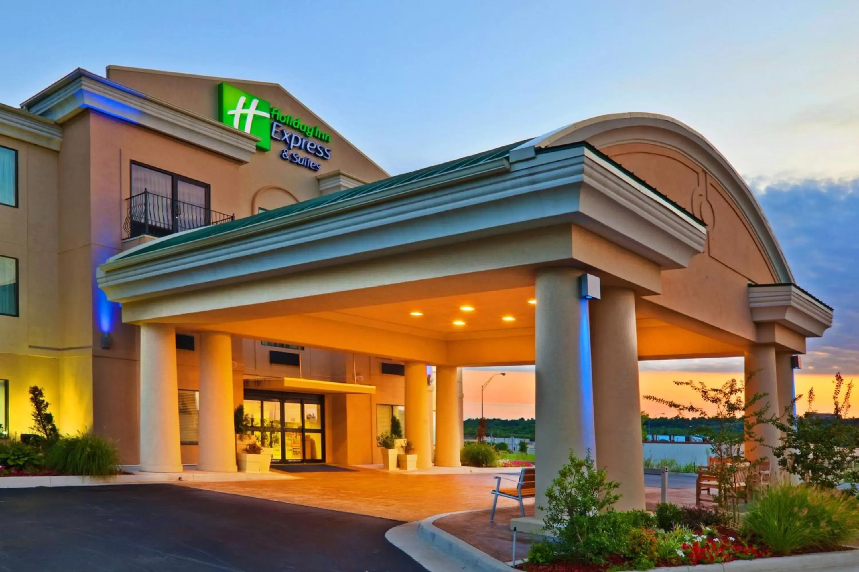 Property building in Holiday Inn Express Hotel & Suites Muskogee, an IHG Hotel