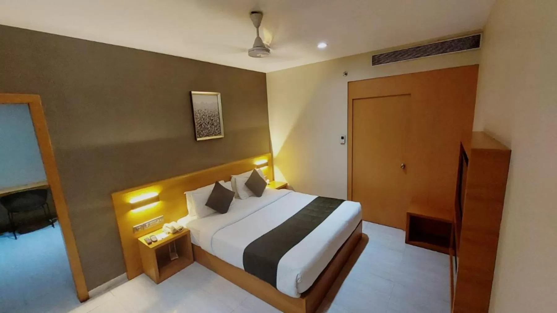 Bed in Hotel Suba Elite Vadodara