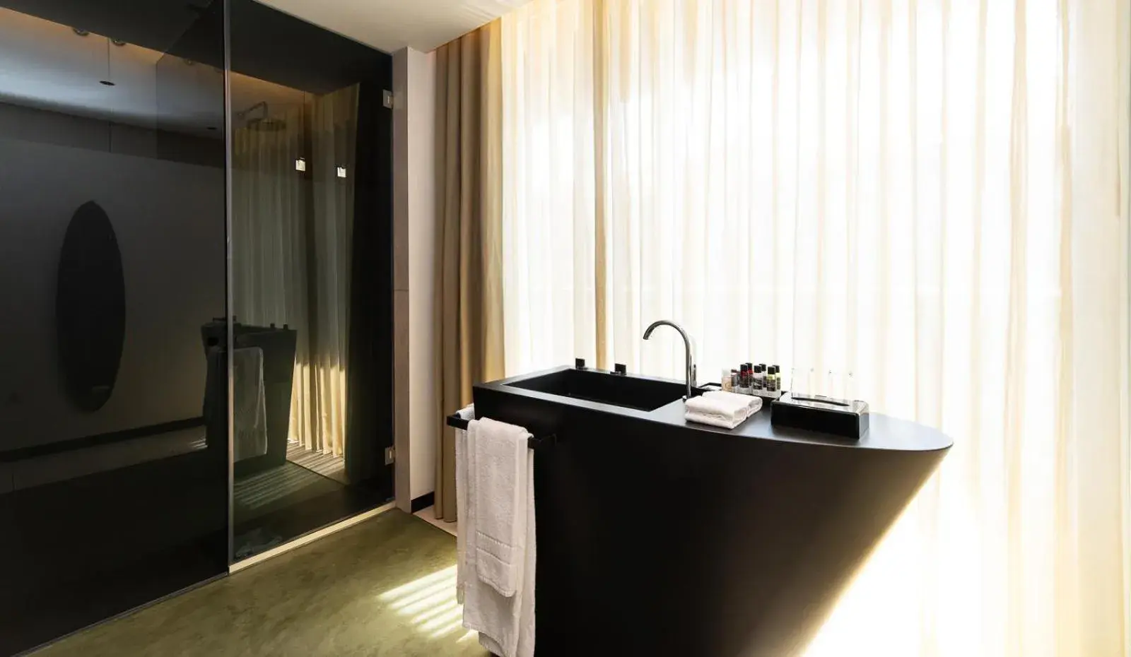 Bathroom in Porto Royal Bridges Hotel