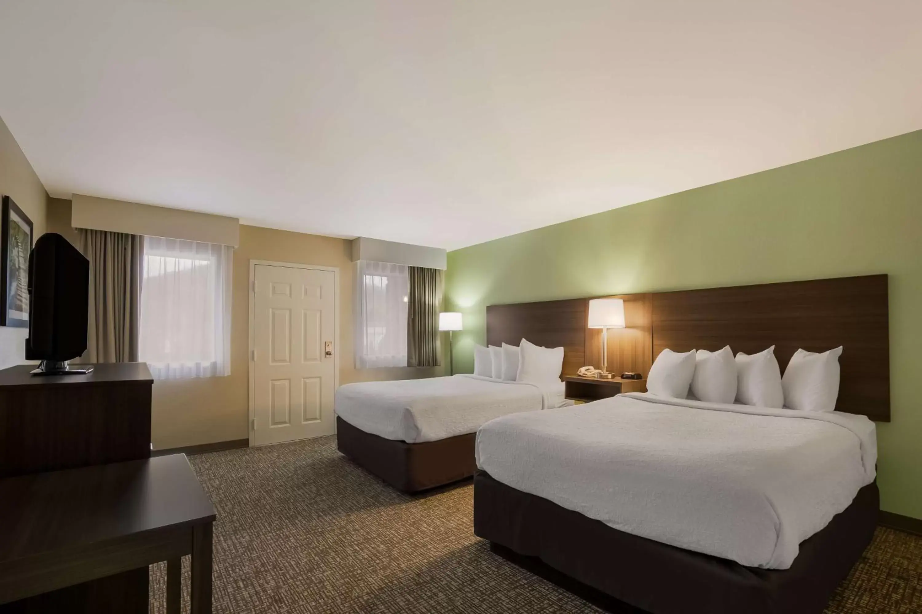 Queen Room with Two Queen Beds - Non-Smoking in Best Western Milton Inn Queen Room with Two Queen Beds - Non-Smoking in Best Western Milton Inn