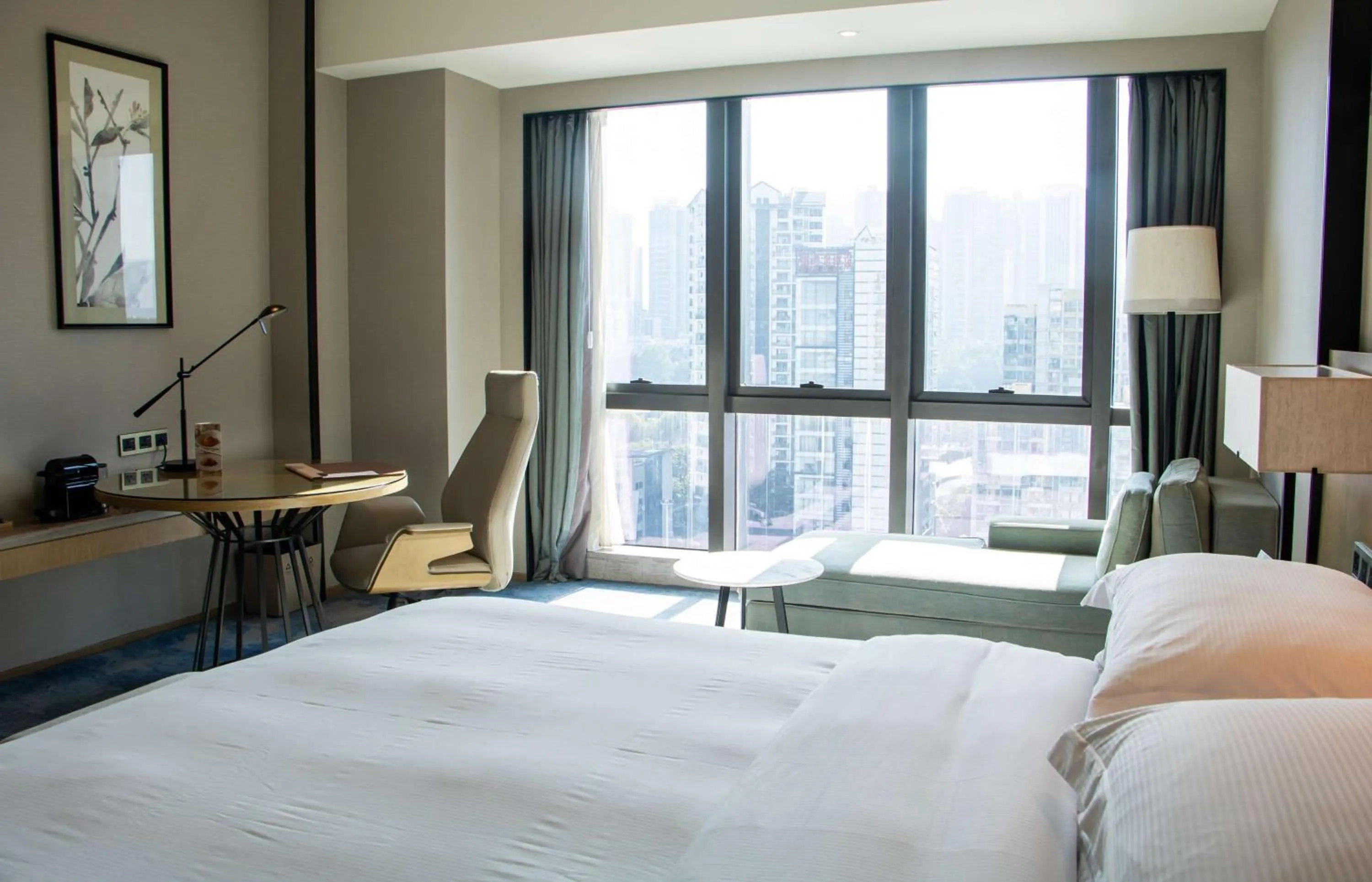 Bedroom in DoubleTree By Hilton Shenzhen Longhua