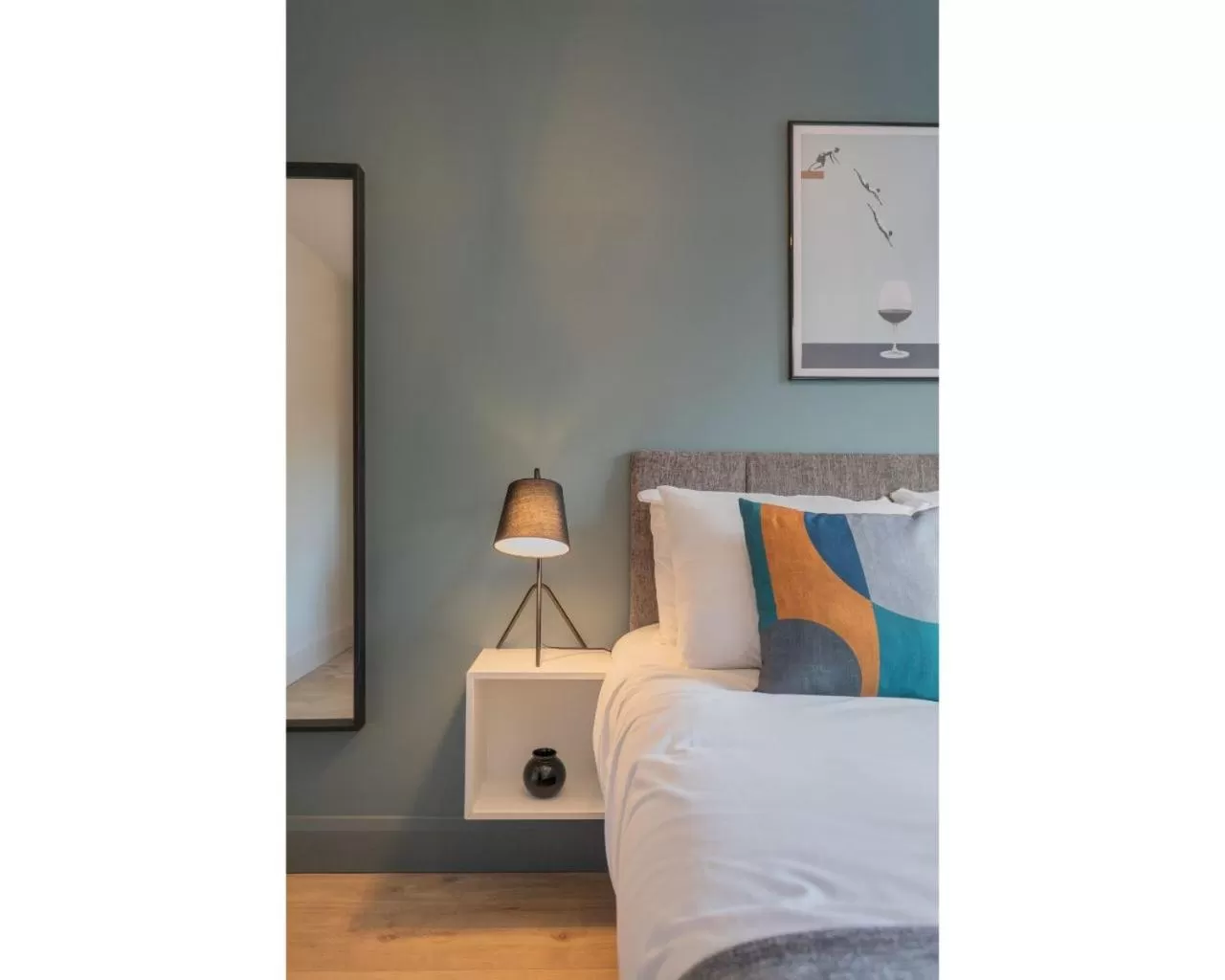 Bedroom, Bed in Central Belfast Apartments Camden Street