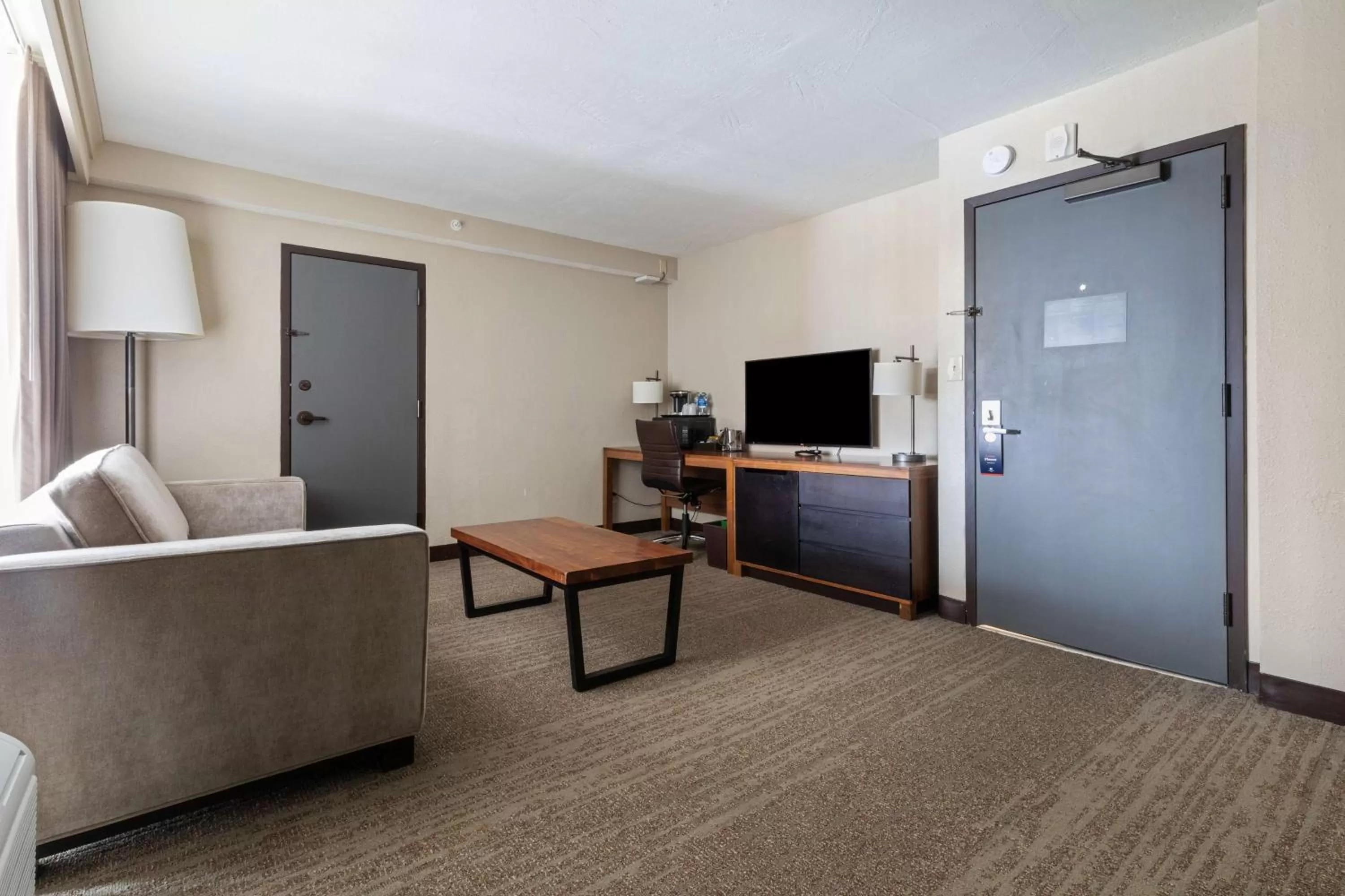 Living room in DoubleTree by Hilton Hotel Park City - The Yarrow