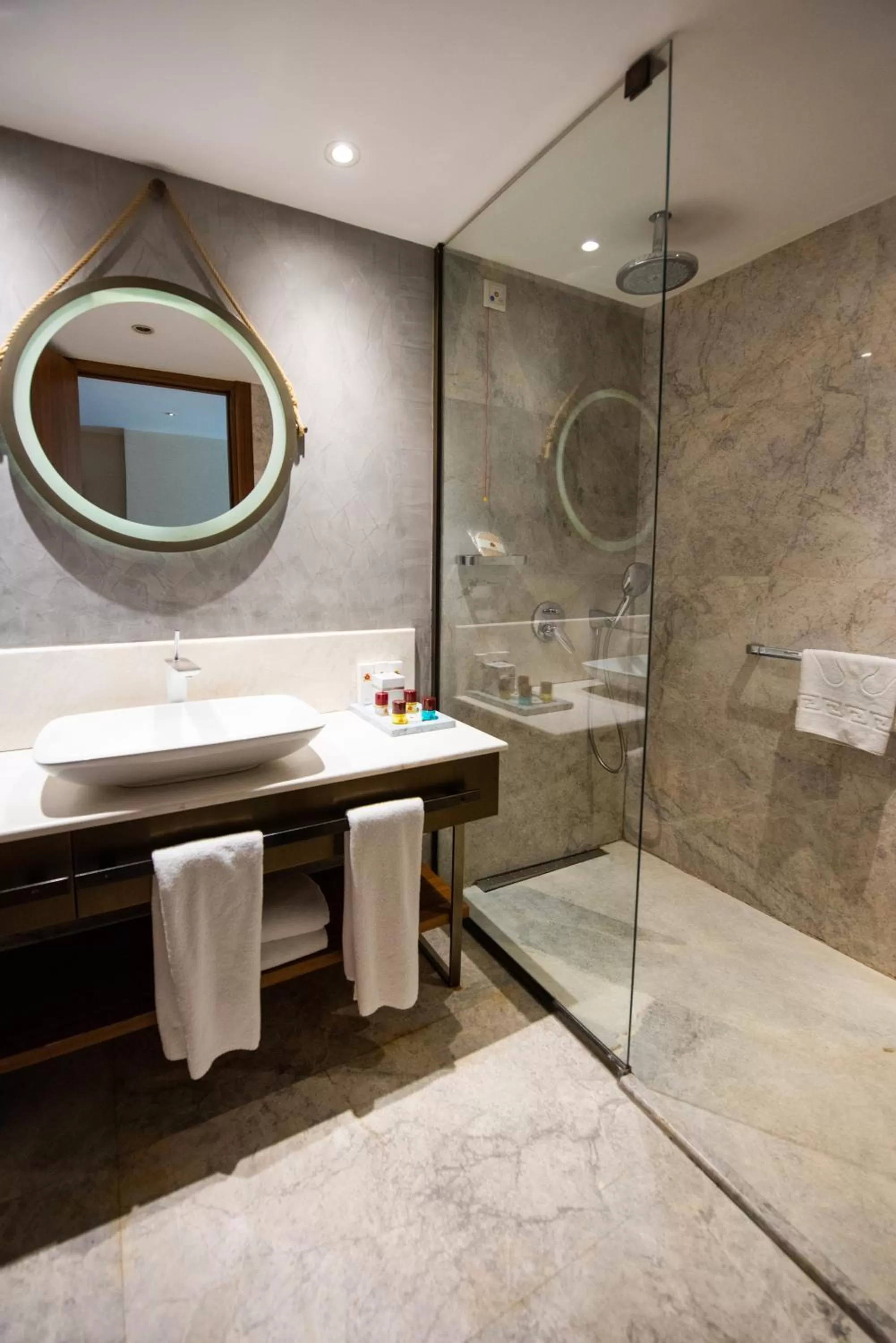 Bathroom in Dosso Dossi Hotels & SPA Downtown