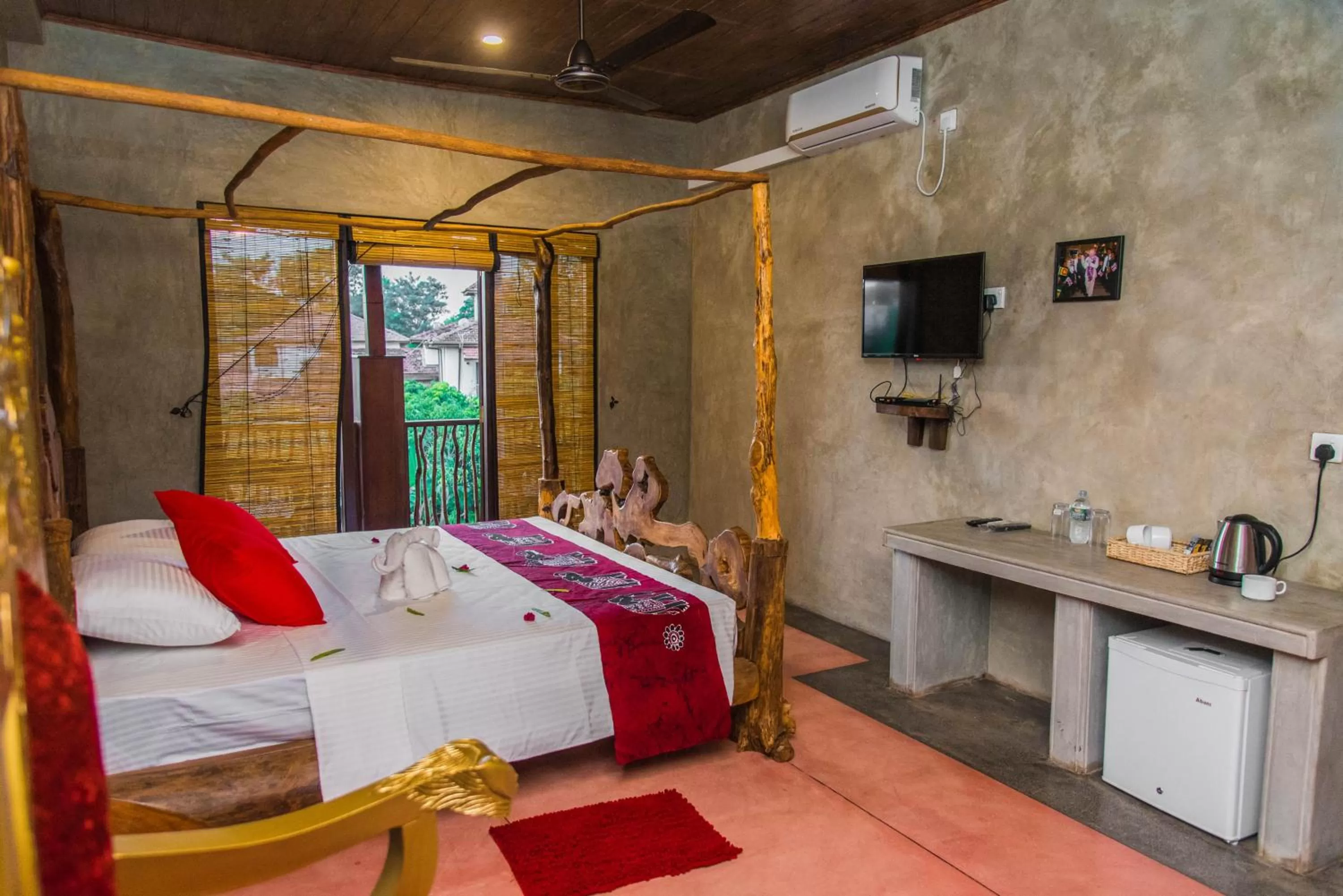 Bed in Negombo Boutique Villa