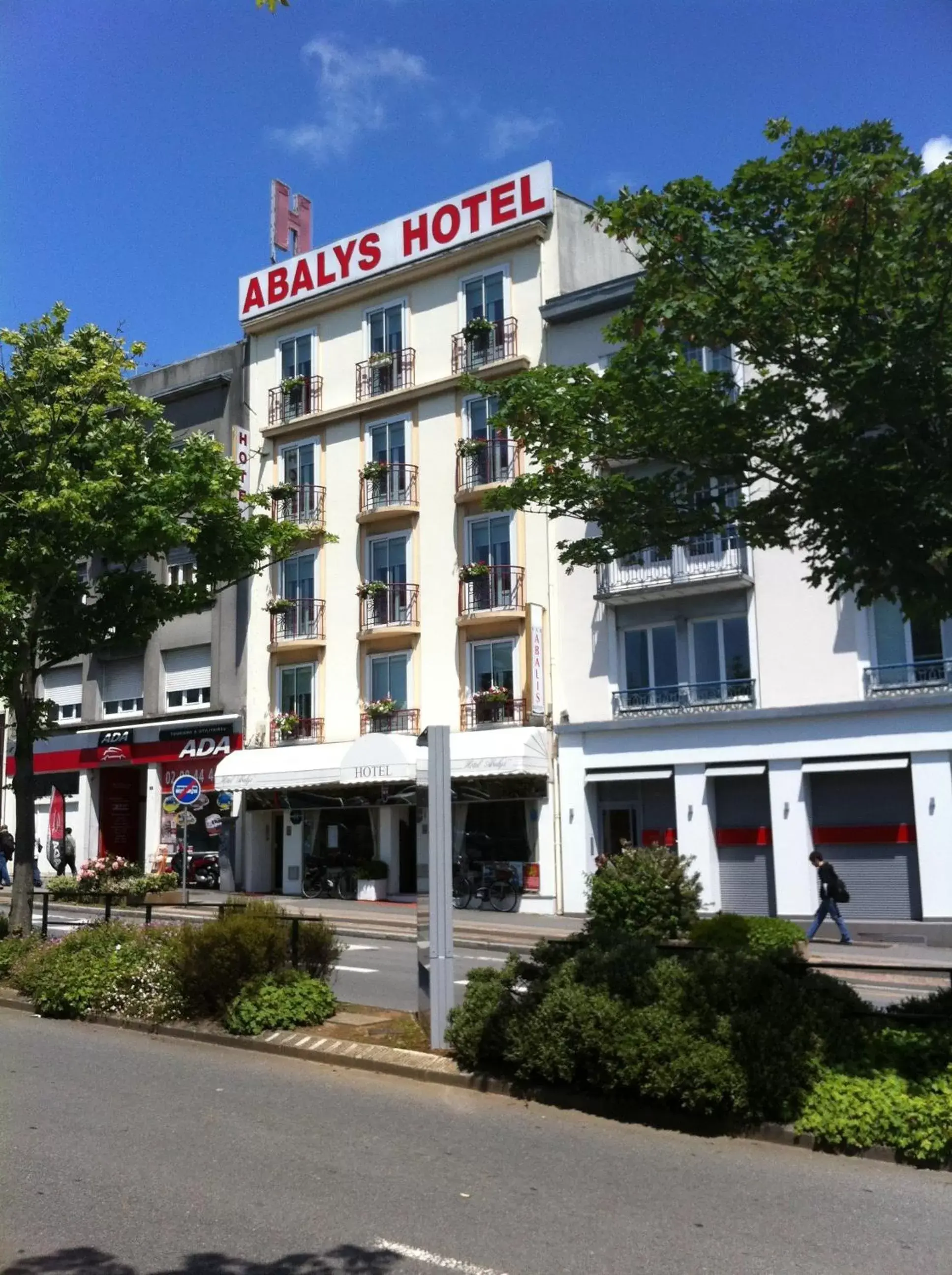 Facade/entrance, Property Building in Abalys Hotel