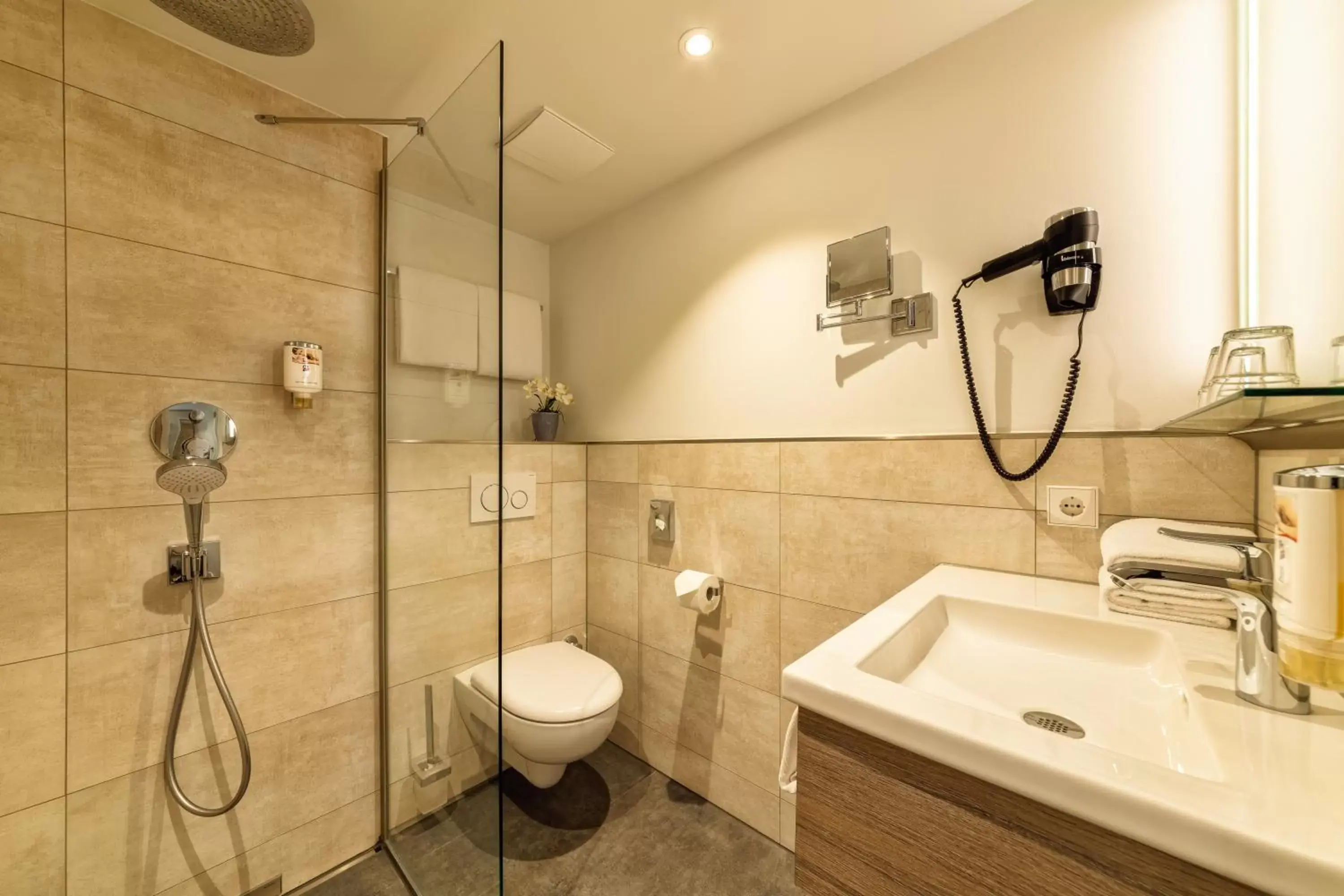 Shower, Bathroom in CityClass Hotel Caprice am Dom - Superior