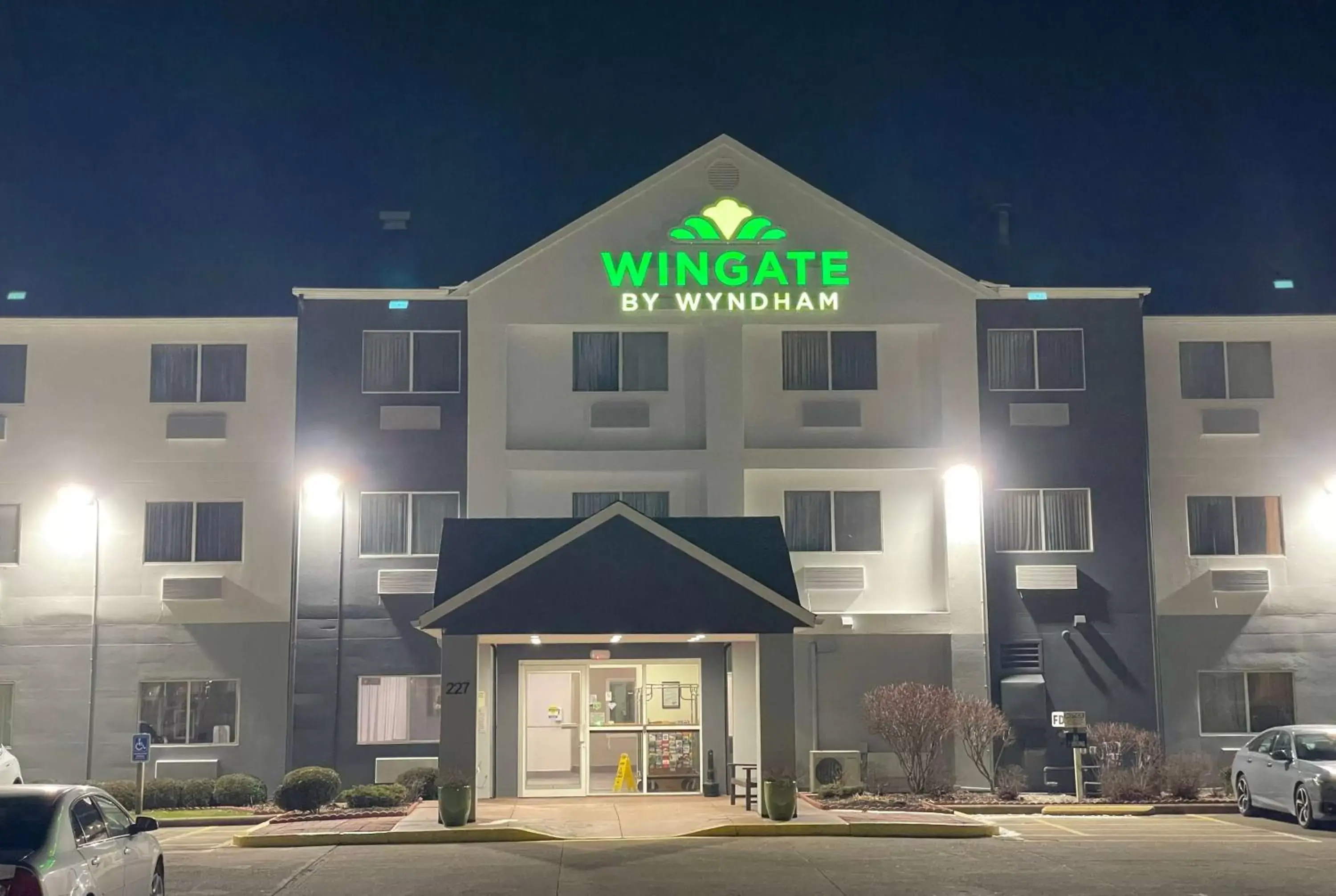 Property Building in Wingate by Wyndham Marion
