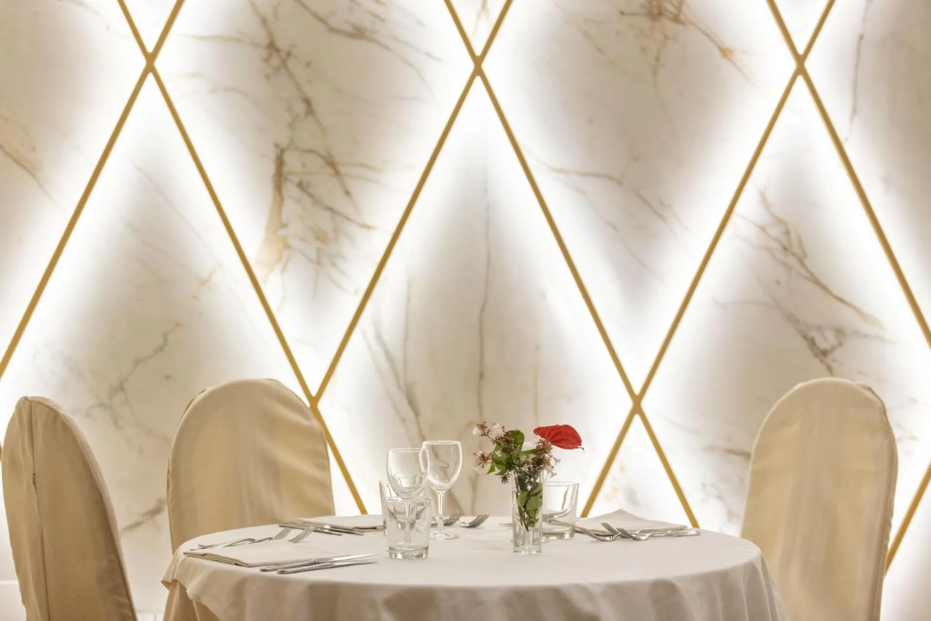 Restaurant/places to eat in Hotel Feldberg