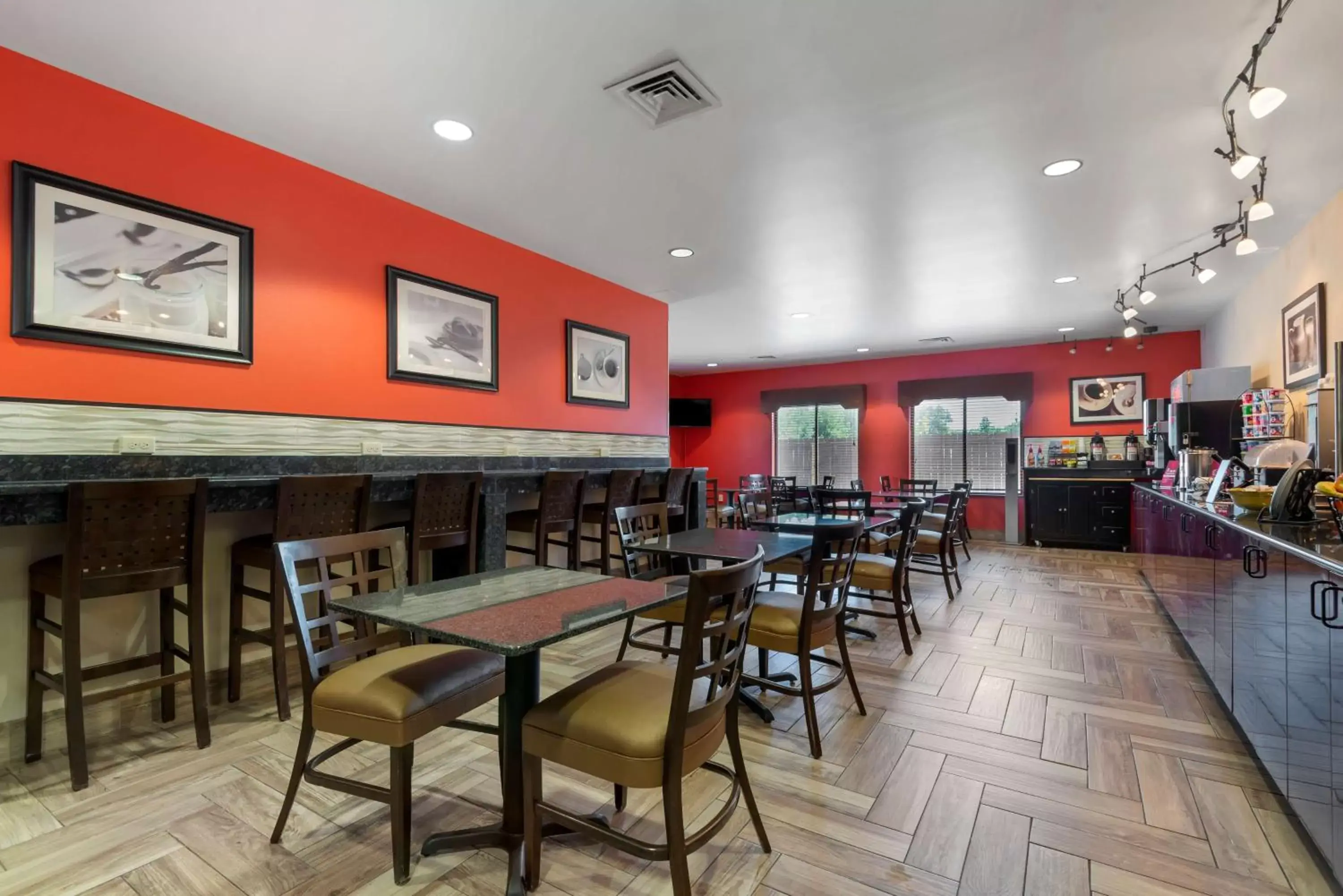 Breakfast, Restaurant/Places to Eat in Best Western Plus Suites Greenville