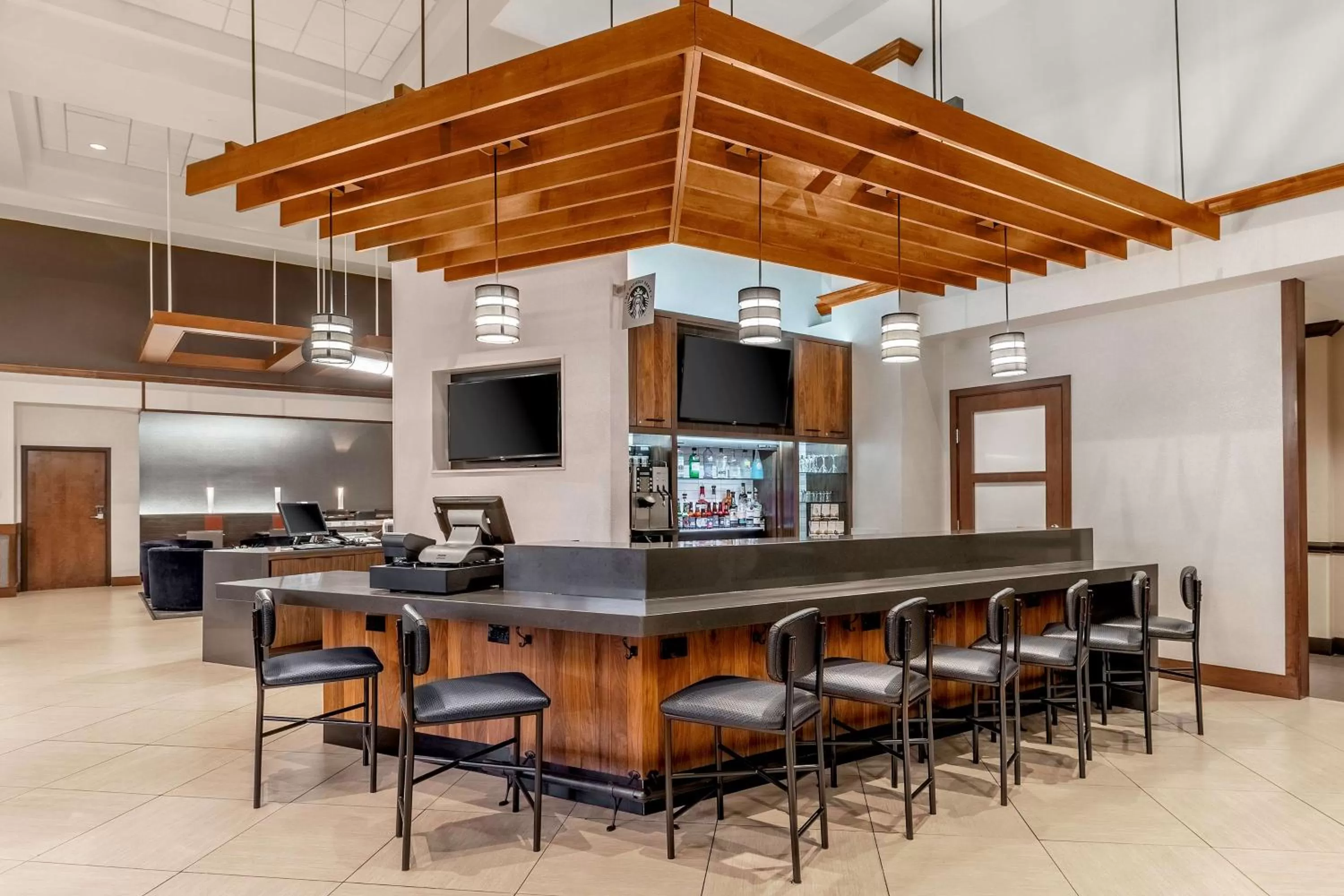 Lounge or bar in Hyatt Place Charlotte Airport Billy Graham Parkway
