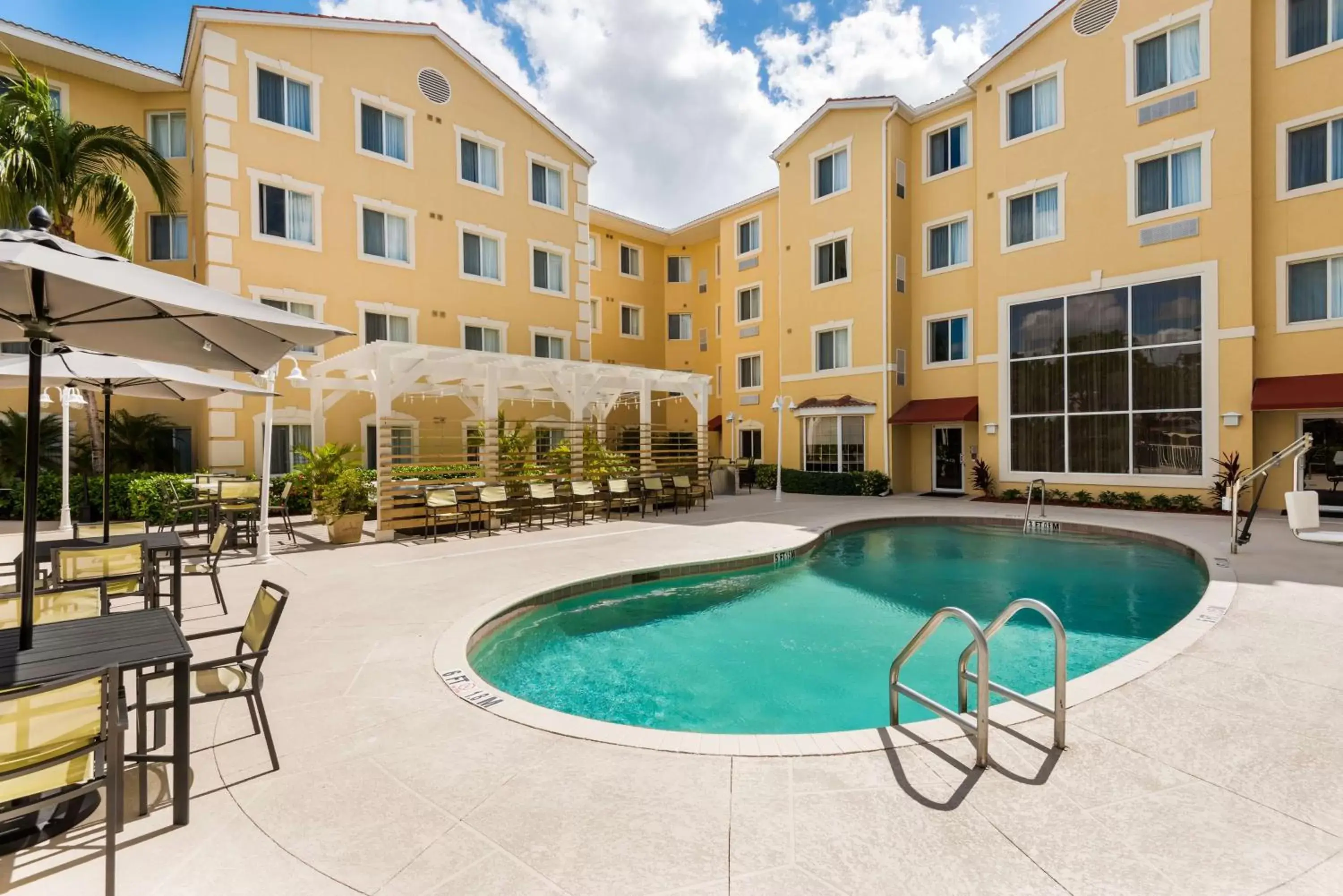 Pool view, Swimming Pool in Homewood Suites by Hilton Bonita Springs