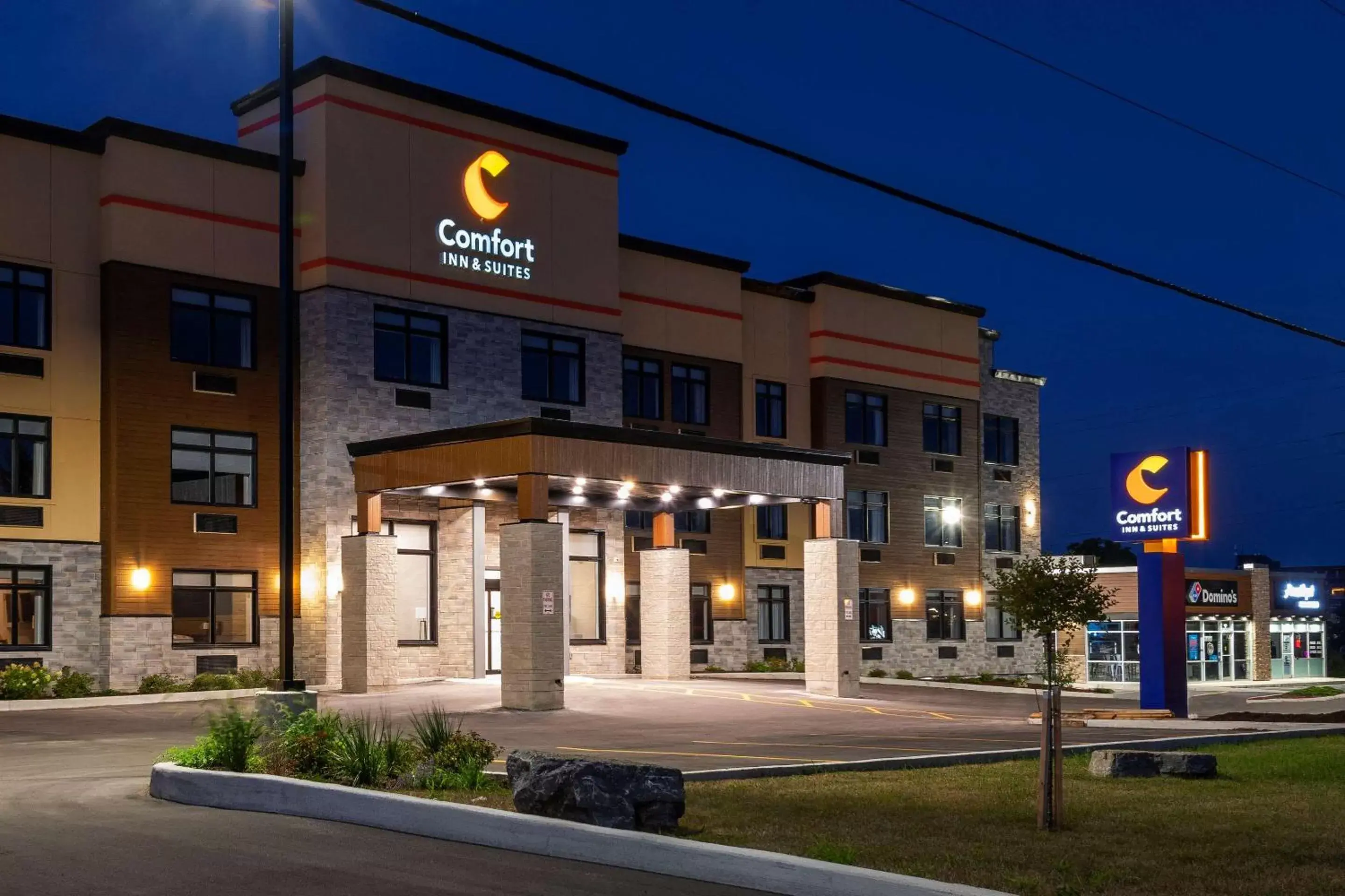 Property Building in Comfort Inn & Suites