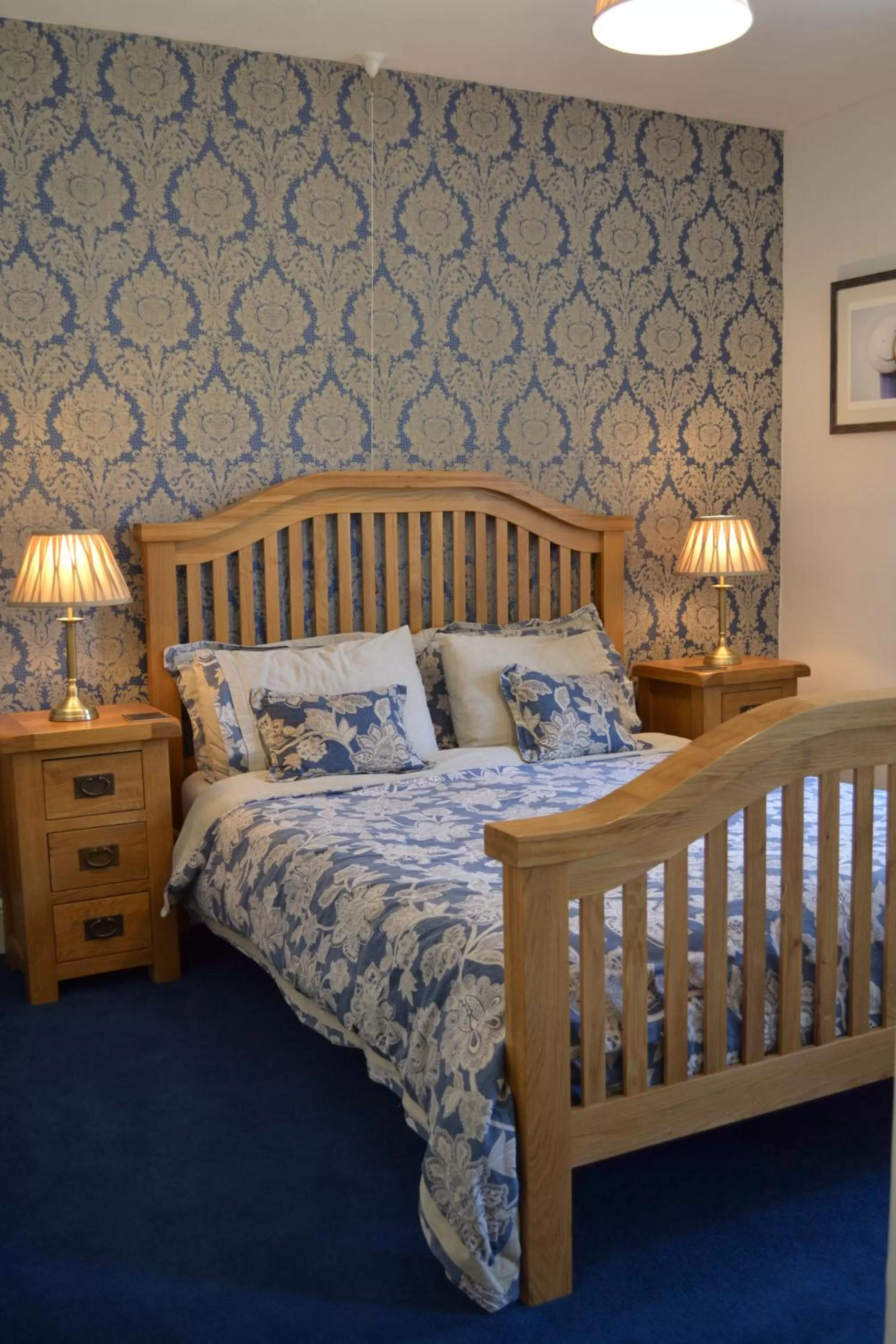 Property building, Bed in Coed-y-Fron