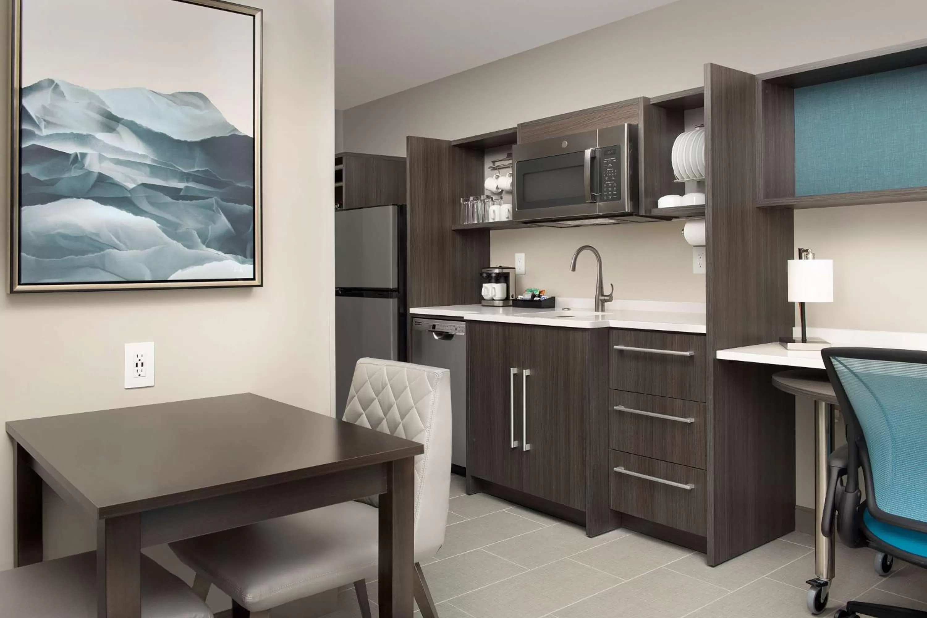 Kitchen or kitchenette in Home2 Suites by Hilton Denver Central Park
