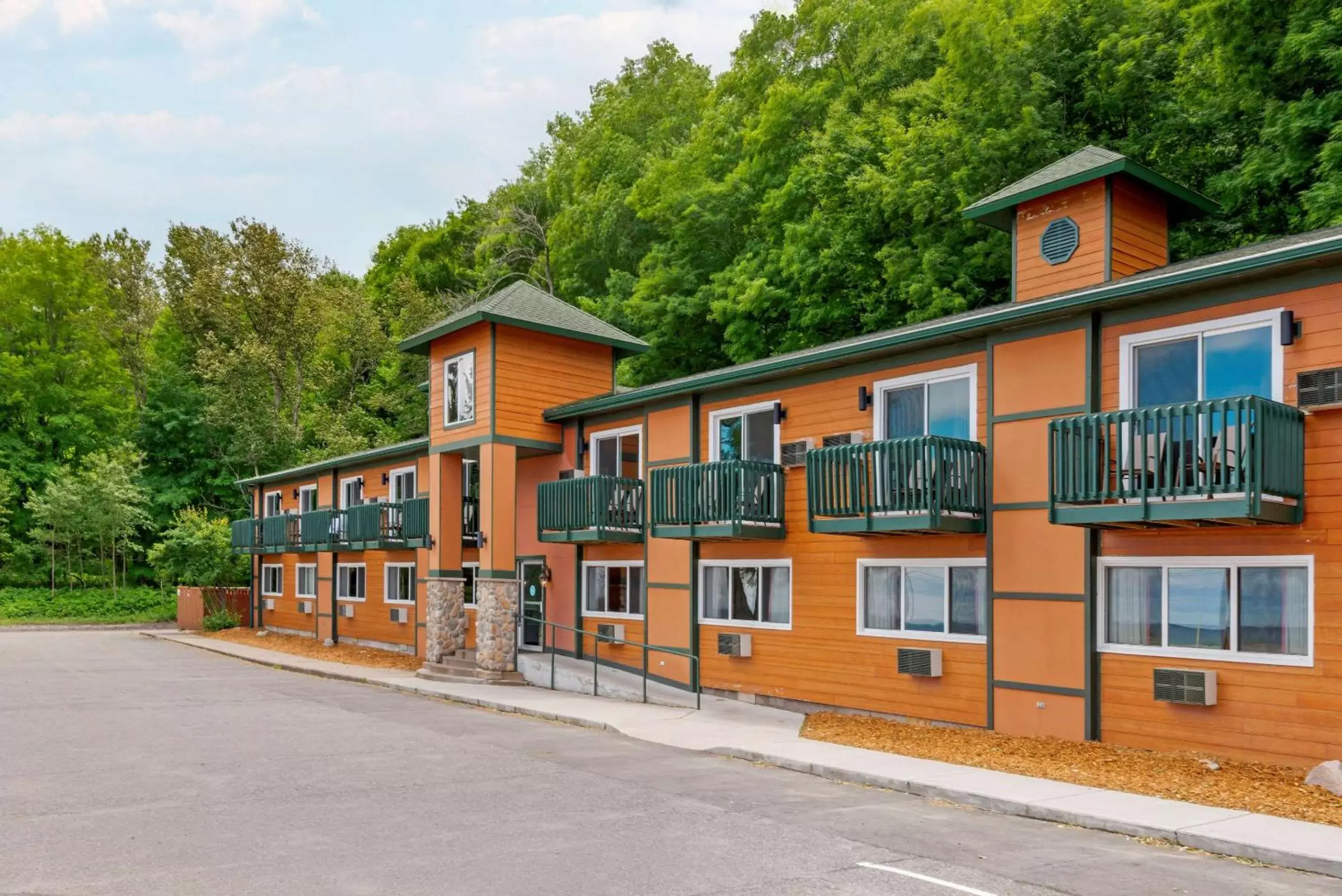 Property Building in Econo Lodge Lakeview